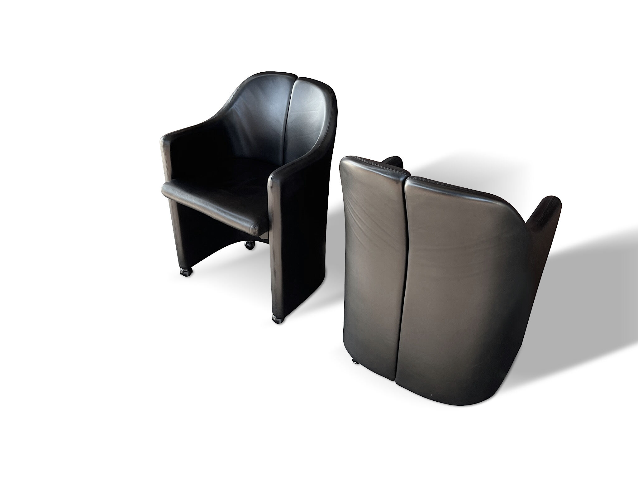 Pair of armchairs "S142" by Eugenio Gerli for Tecno in black leather