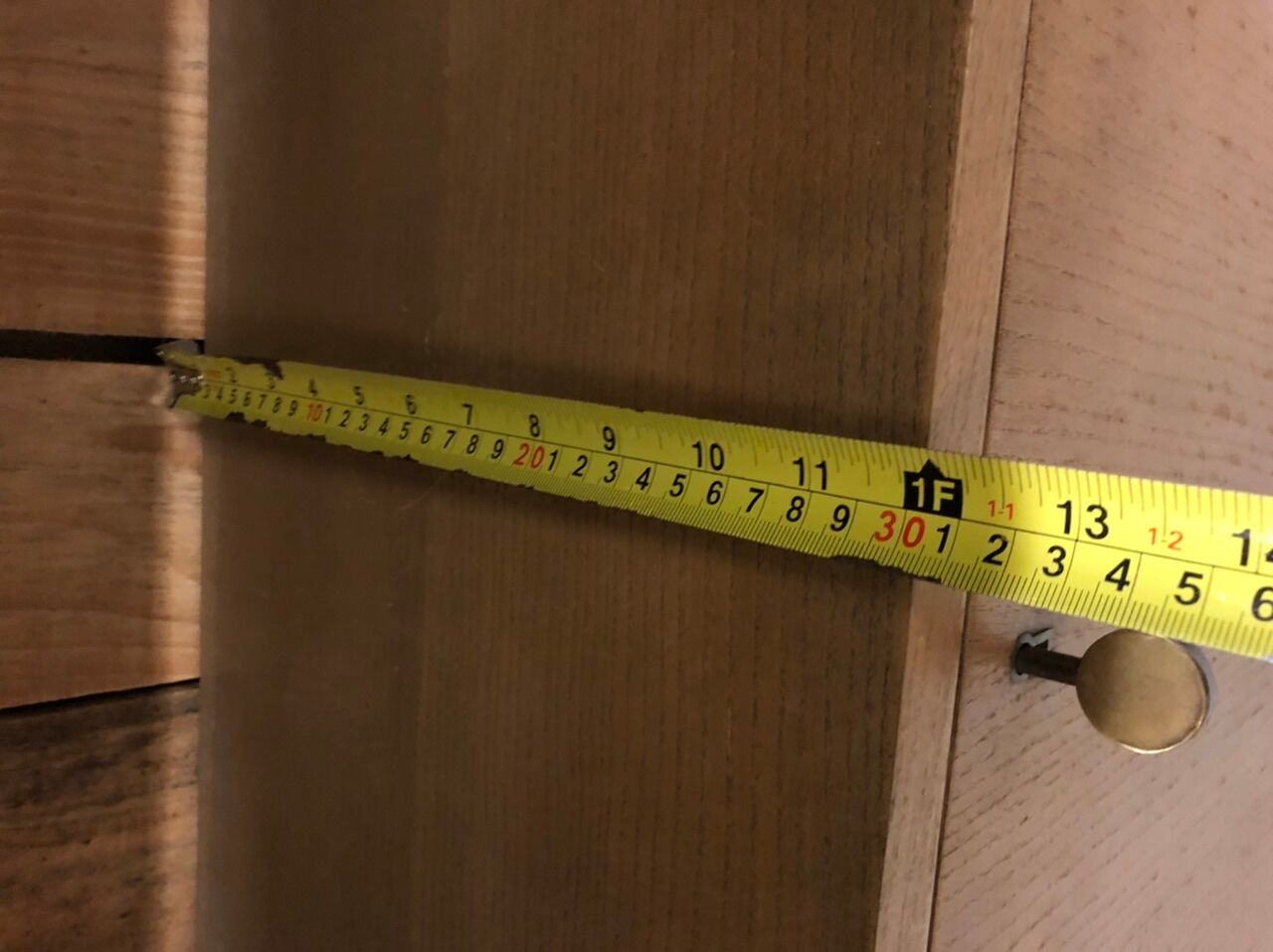 Wall unit ntrinning strinning shelf desk for string design