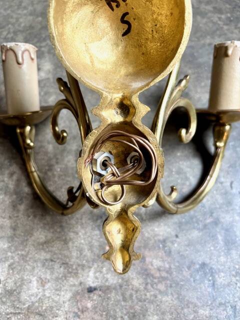 2 appliques murales 2 feux en laiton doré