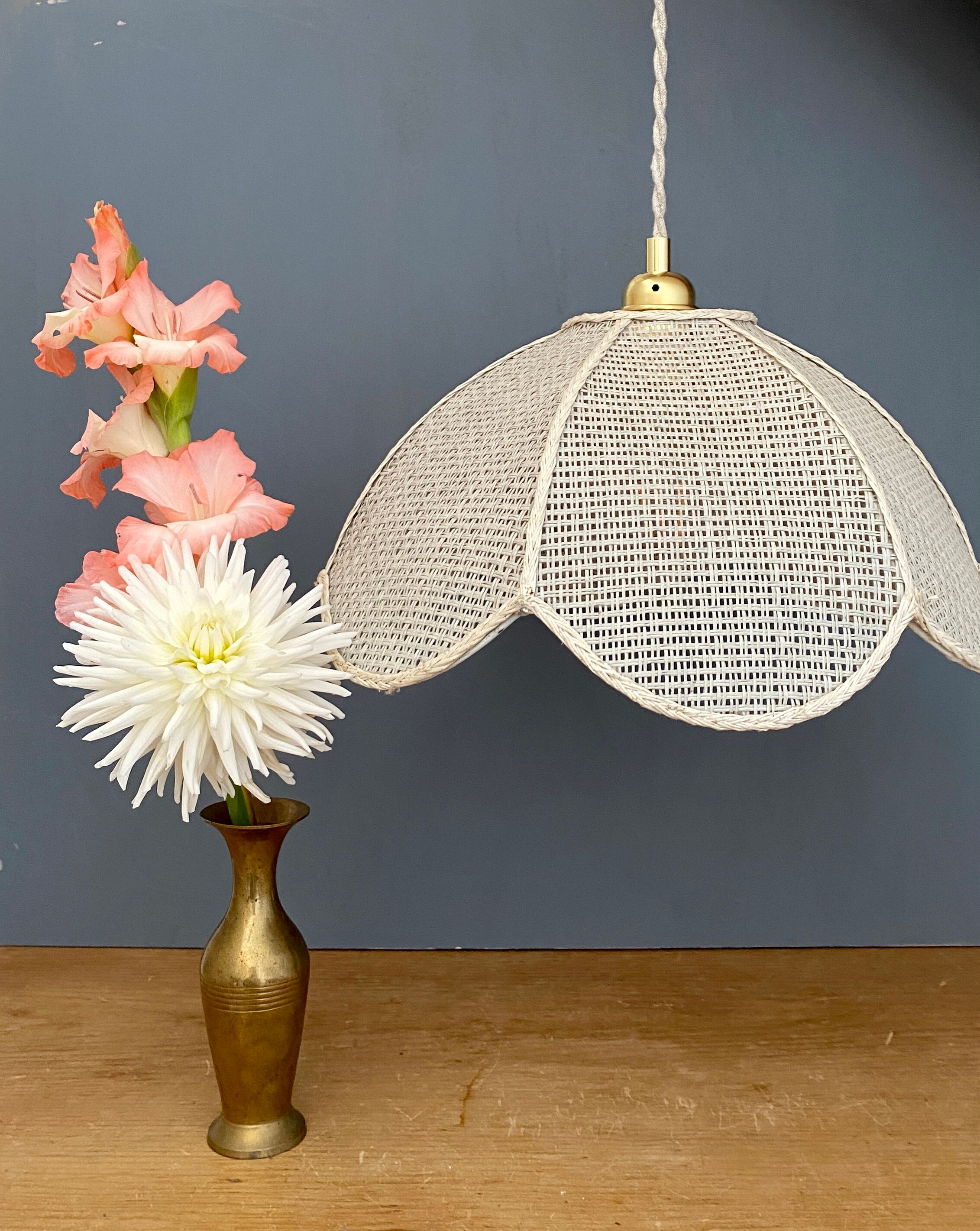 Suspension lamp vintage flower