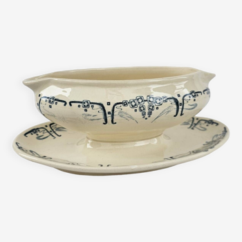 Longchamp gravy boat