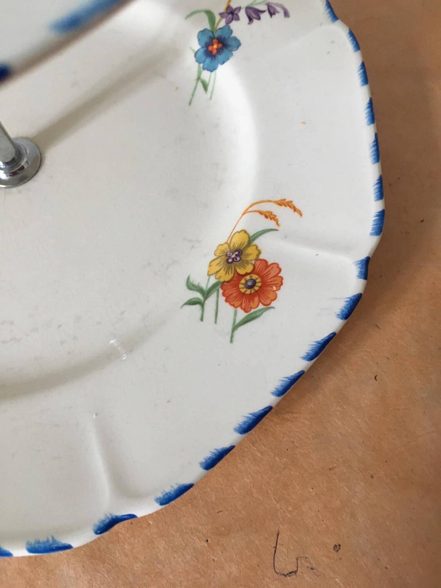 Porcelain server or display stand stamped Parrott & Company, Made in England, n° 478