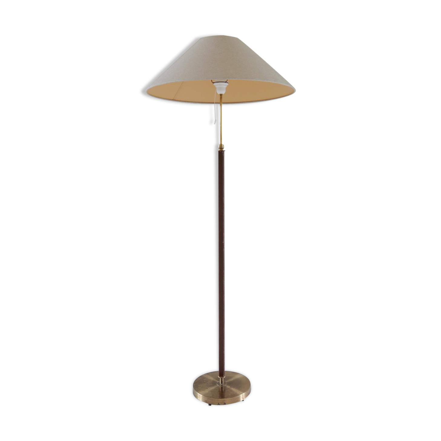 Lampadaire en cuir marron et laiton patiné du milieu du siècle par Falkenbergs Belysning, Suède, années 1960