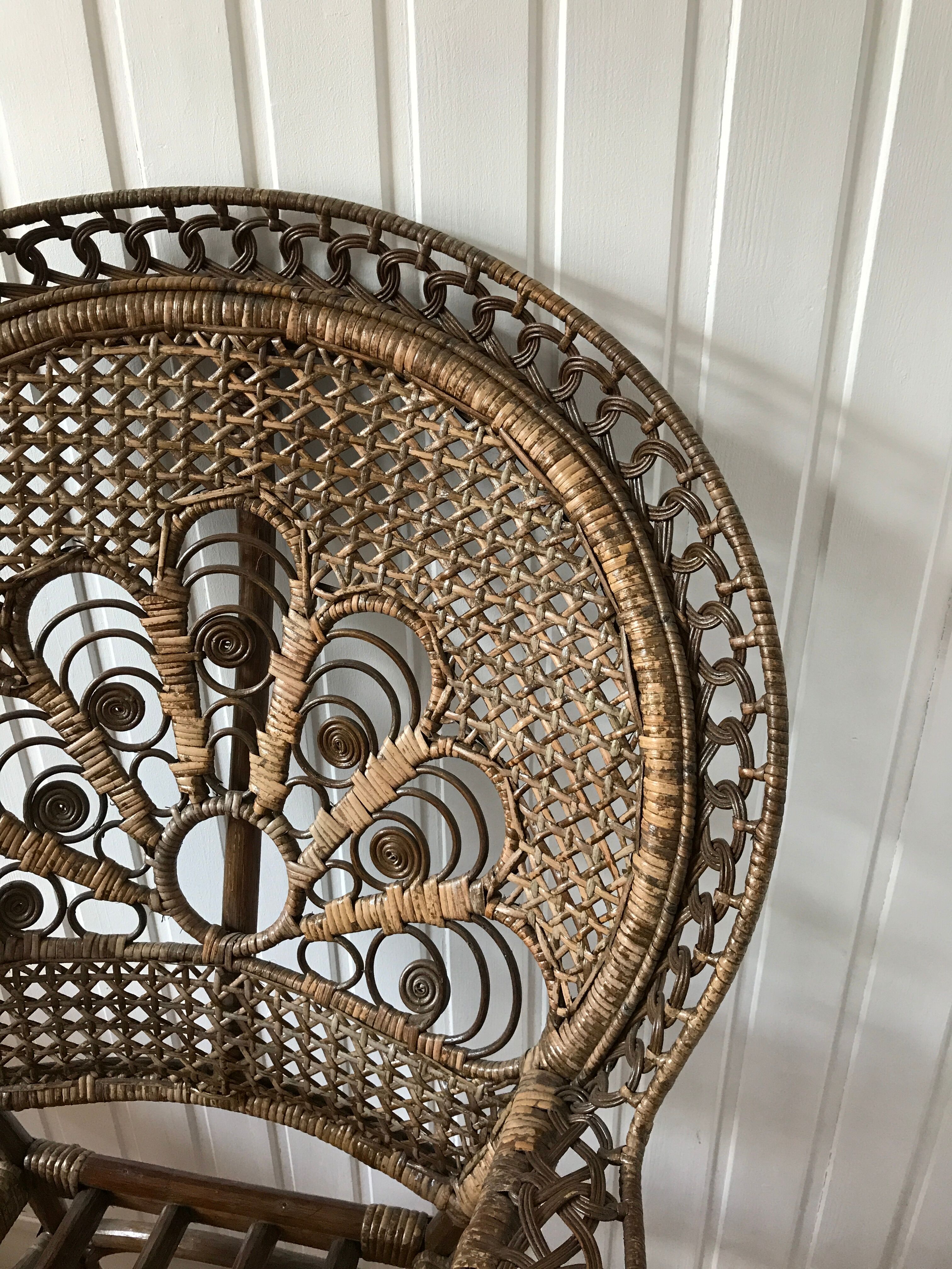 Emmanuelle chair for children