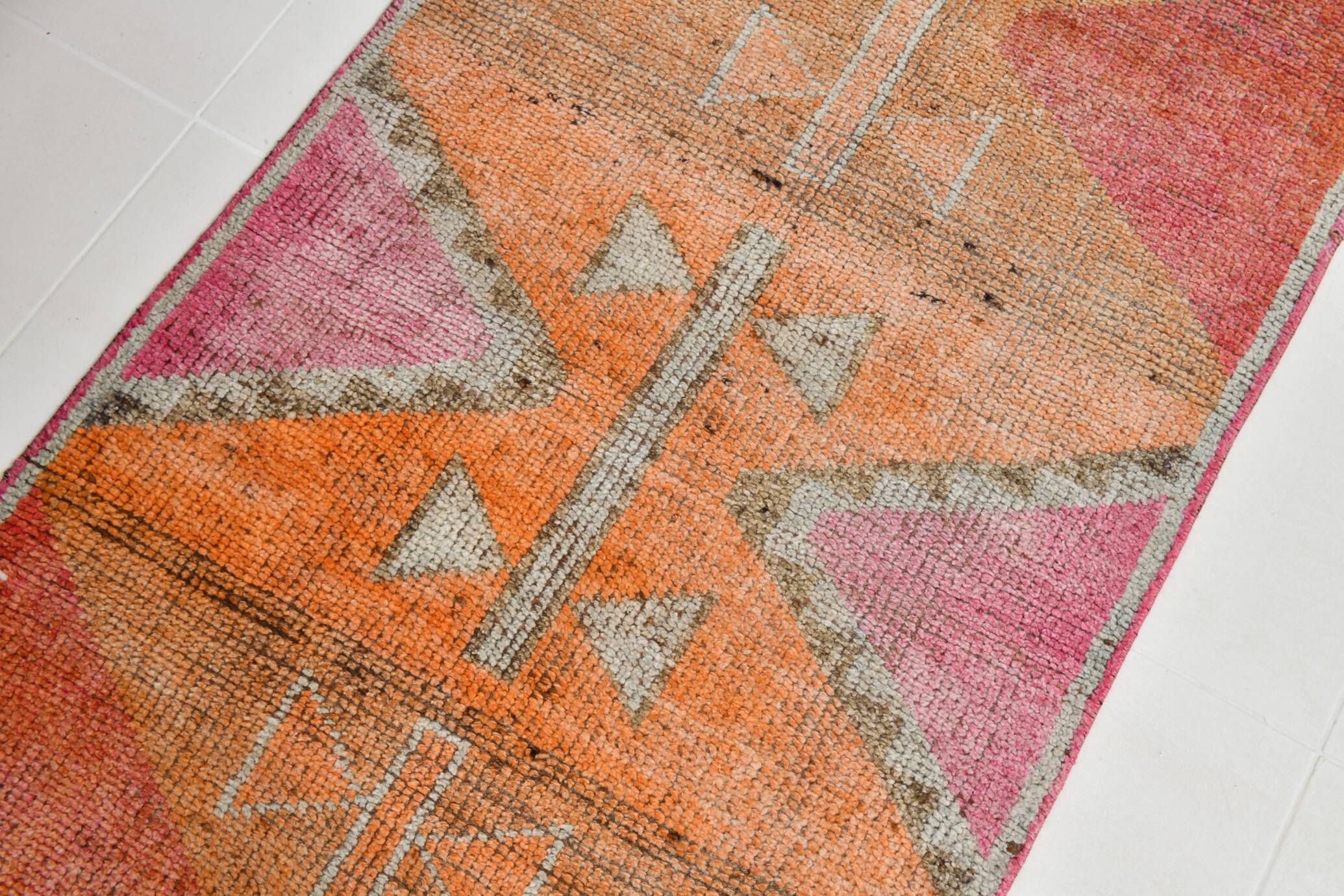 3x11 Shades Of Pink Antique Runner Rug, Handmade Runner Rug, 96x329Cm