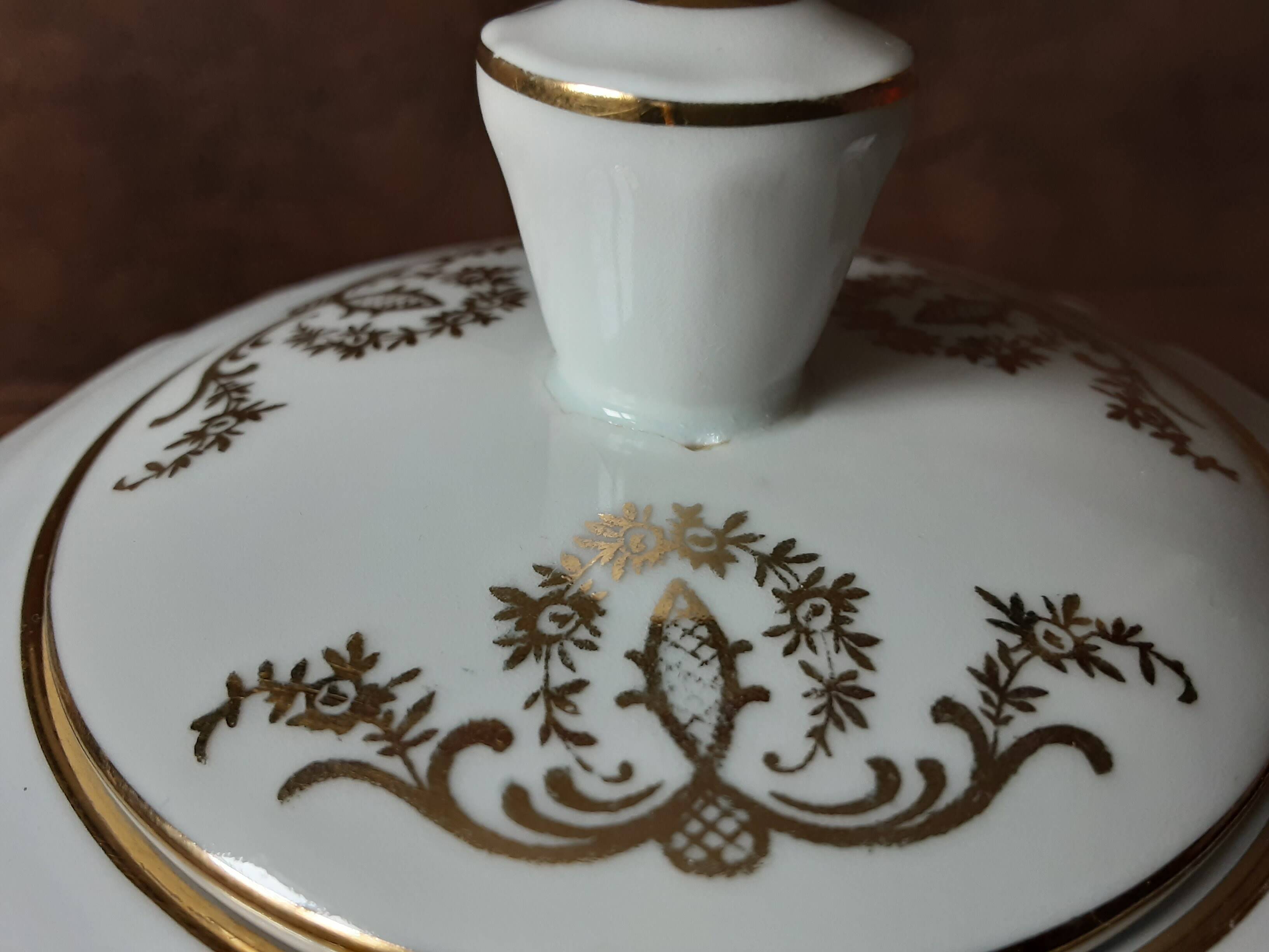 Luxury porcelain sugar bowl from the Compagnie Nationale