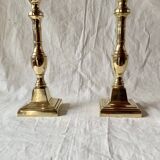 Paire d'anciens bougeoirs en laiton