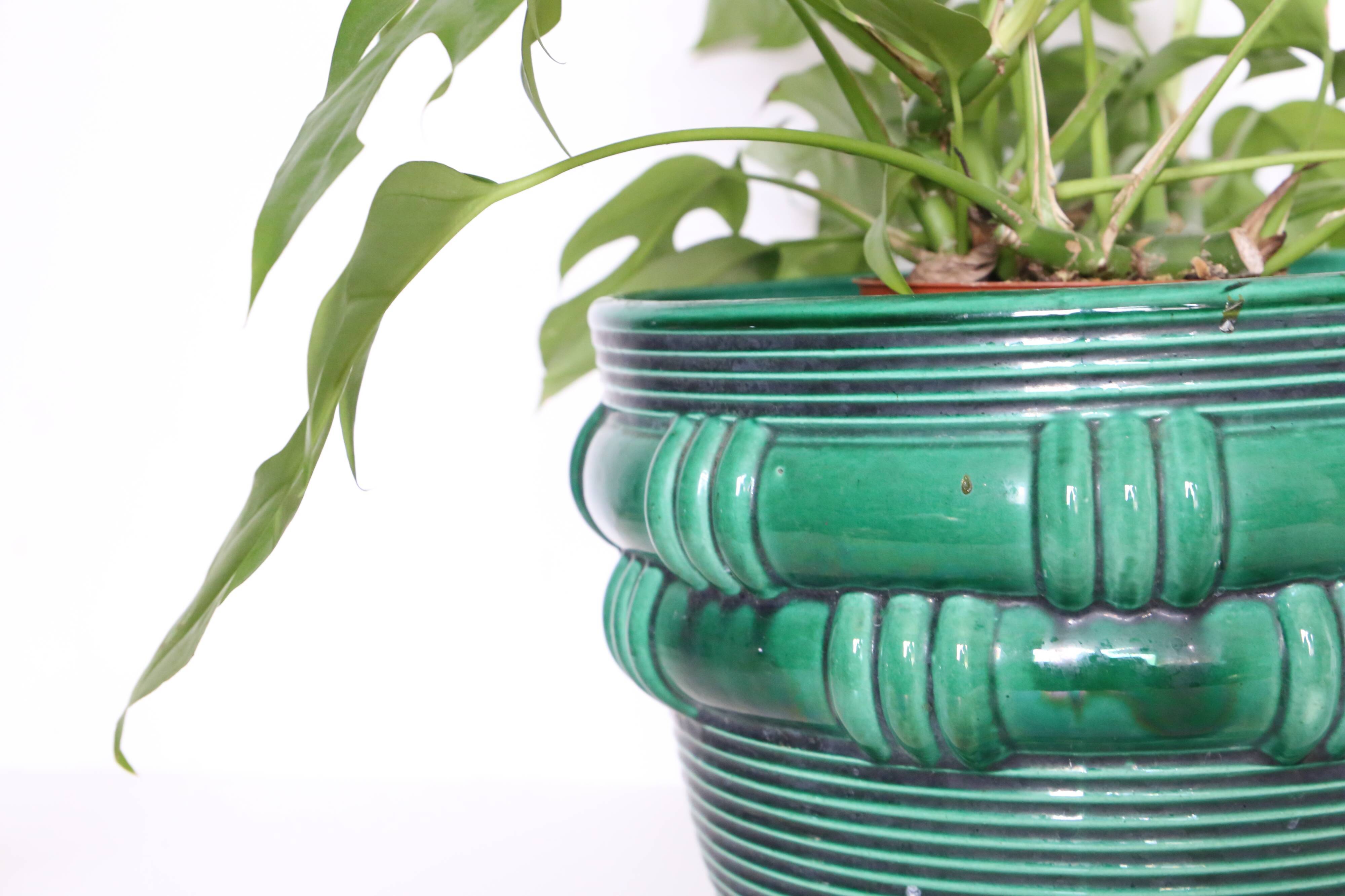 Large pot cache Saint Clément