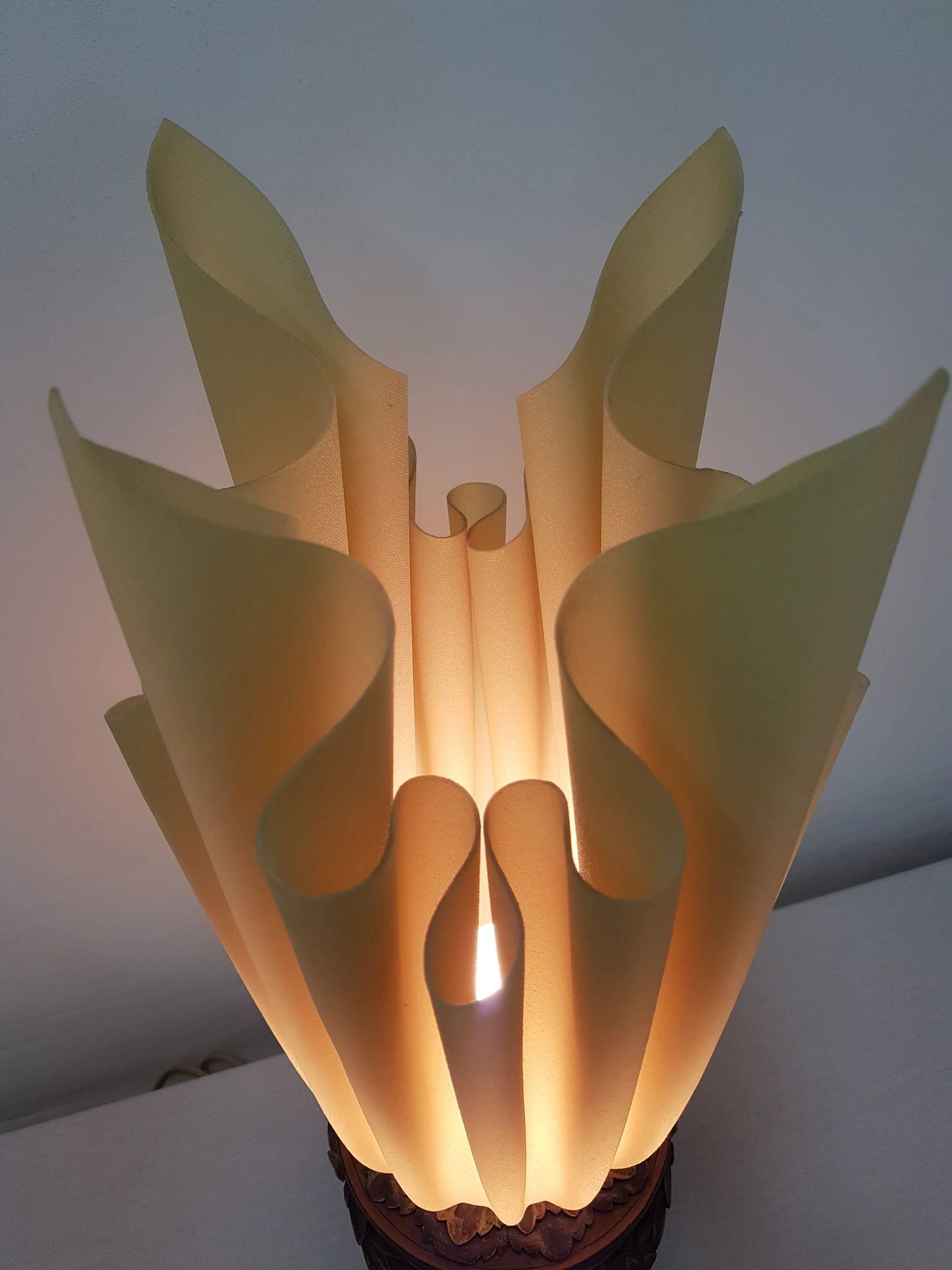 Modern draped torch table lamp Bourbon - Georgia Jacob - France