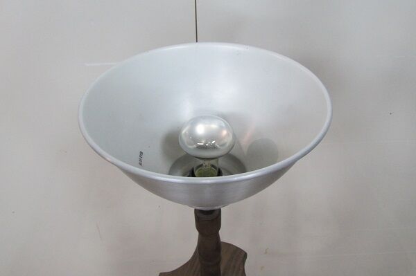 Lampadaire trépied d'ambiance