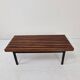 Banc en bois à lattes italien / table basse, 20e siècle