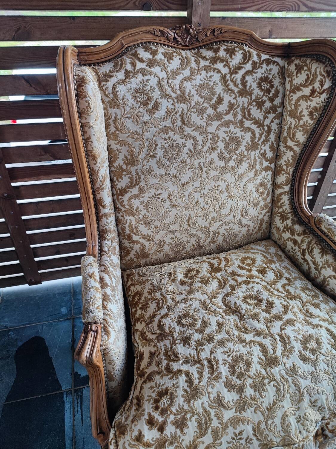 Large shepherdess with ears