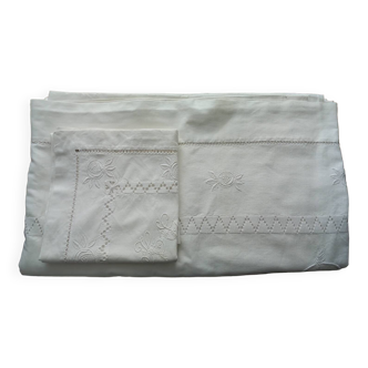 Drap ancien brodé et monogramme avec 1 taie