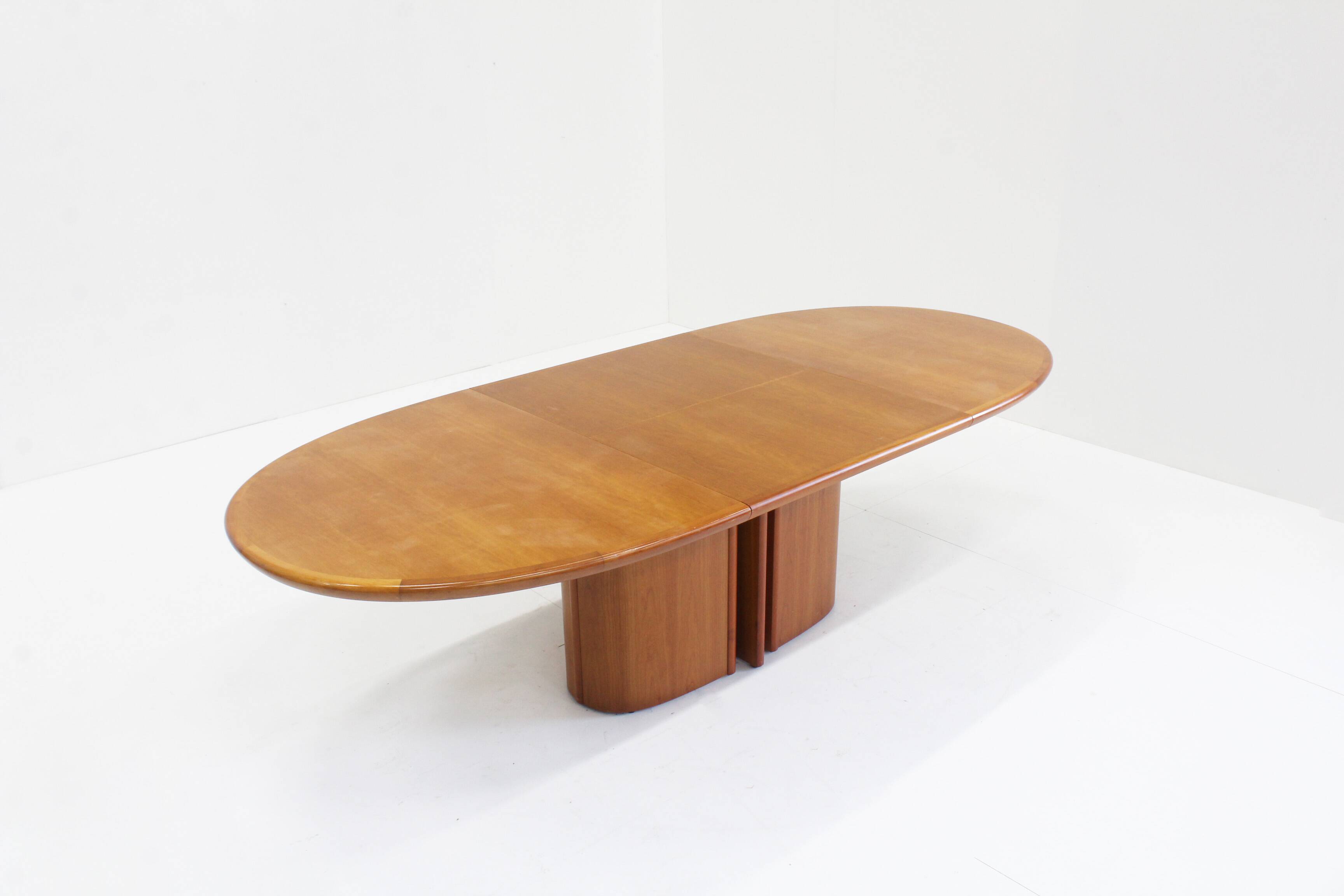 Skovby Danish extendable danish dining table