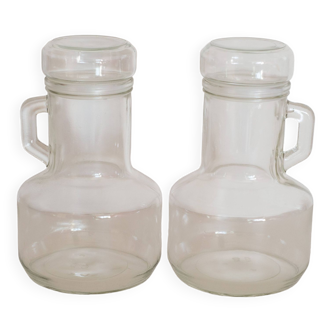 Set of 2 pitchers with 1L cap