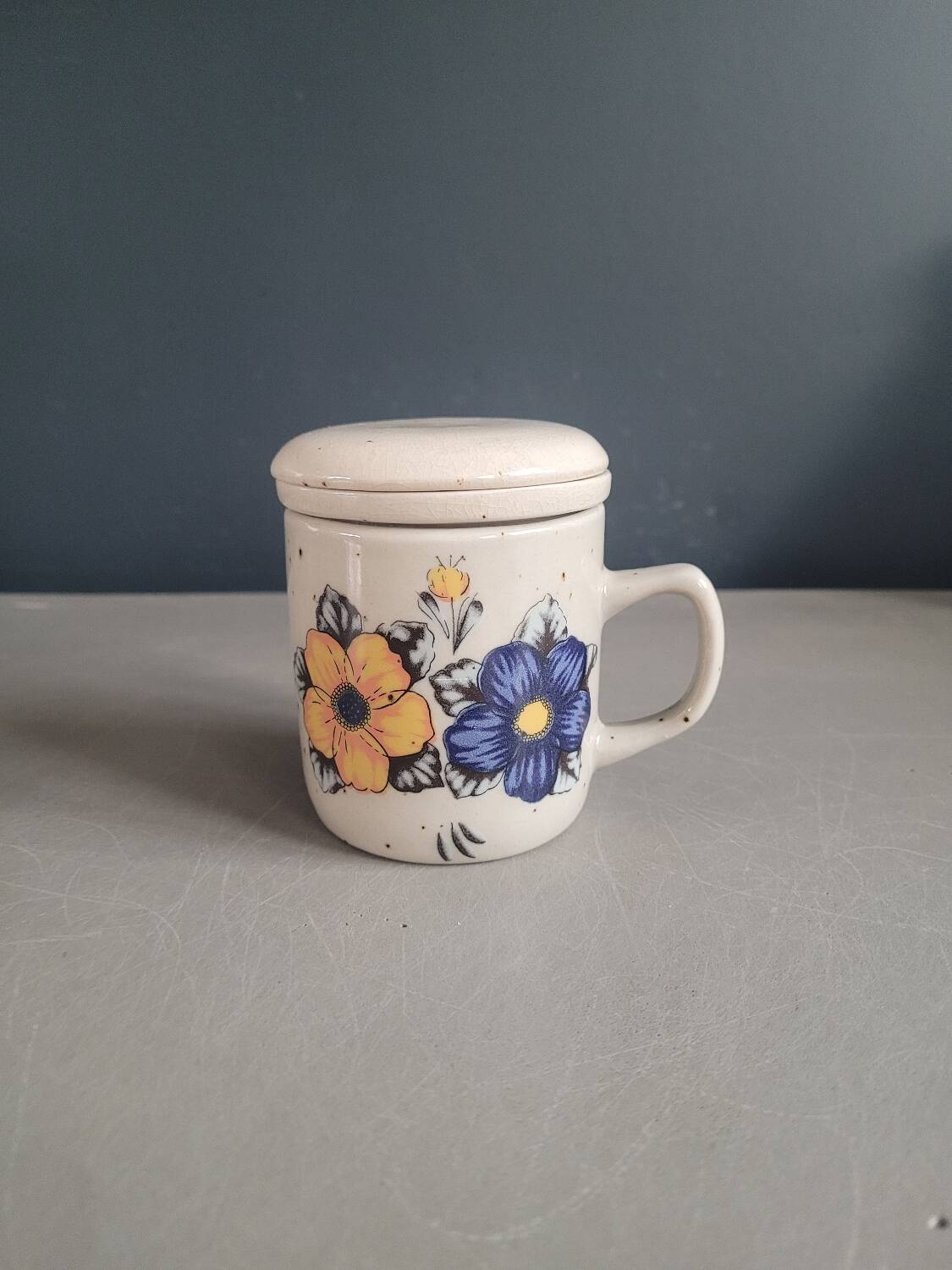 Tasse à thé vintage avec filtre et couvercle