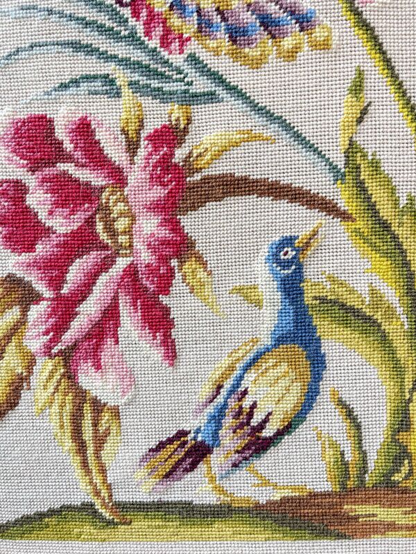 Tapisserie canevas vintage à motif fleuri – Broderie murale rétro