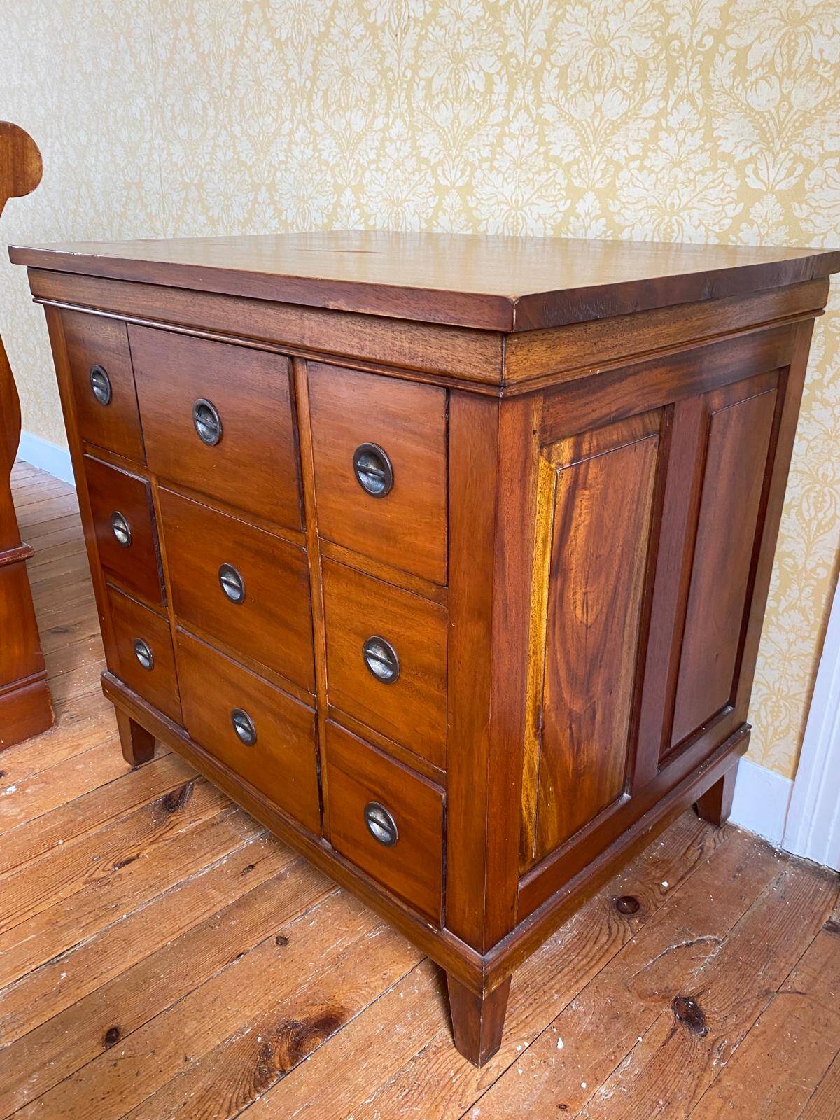 Commode à tiroirs en teck massif