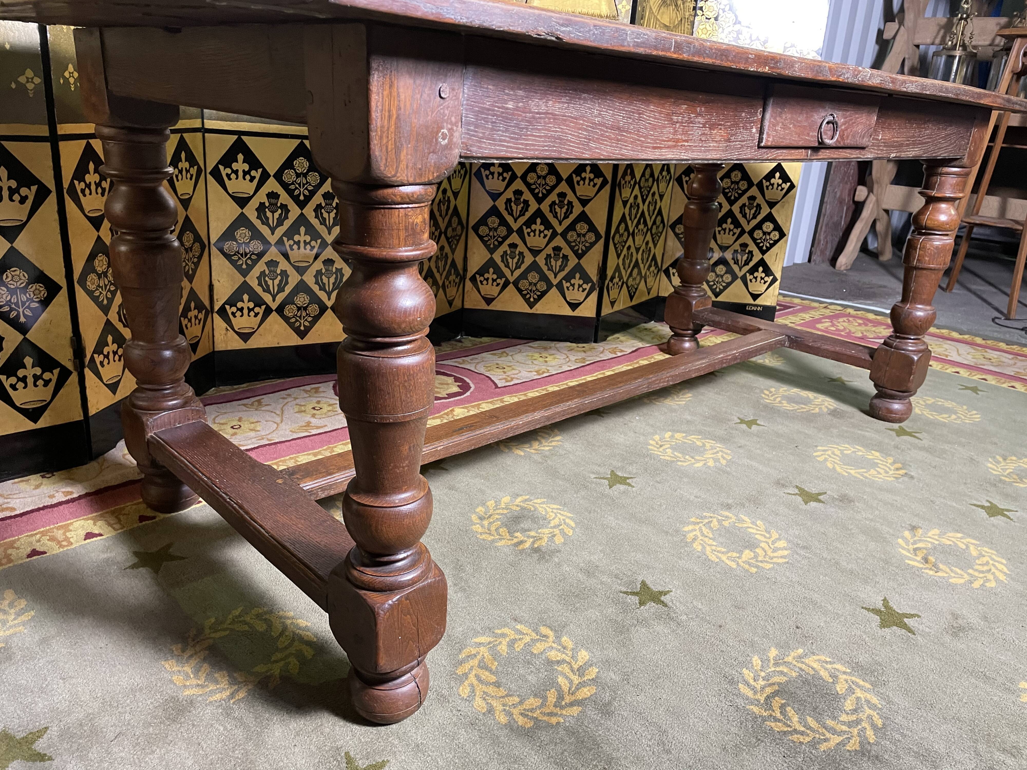 Table de ferme en chêne Louis XIII 19eme