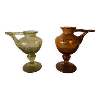 Deux bougeoirs en verre souffle biot