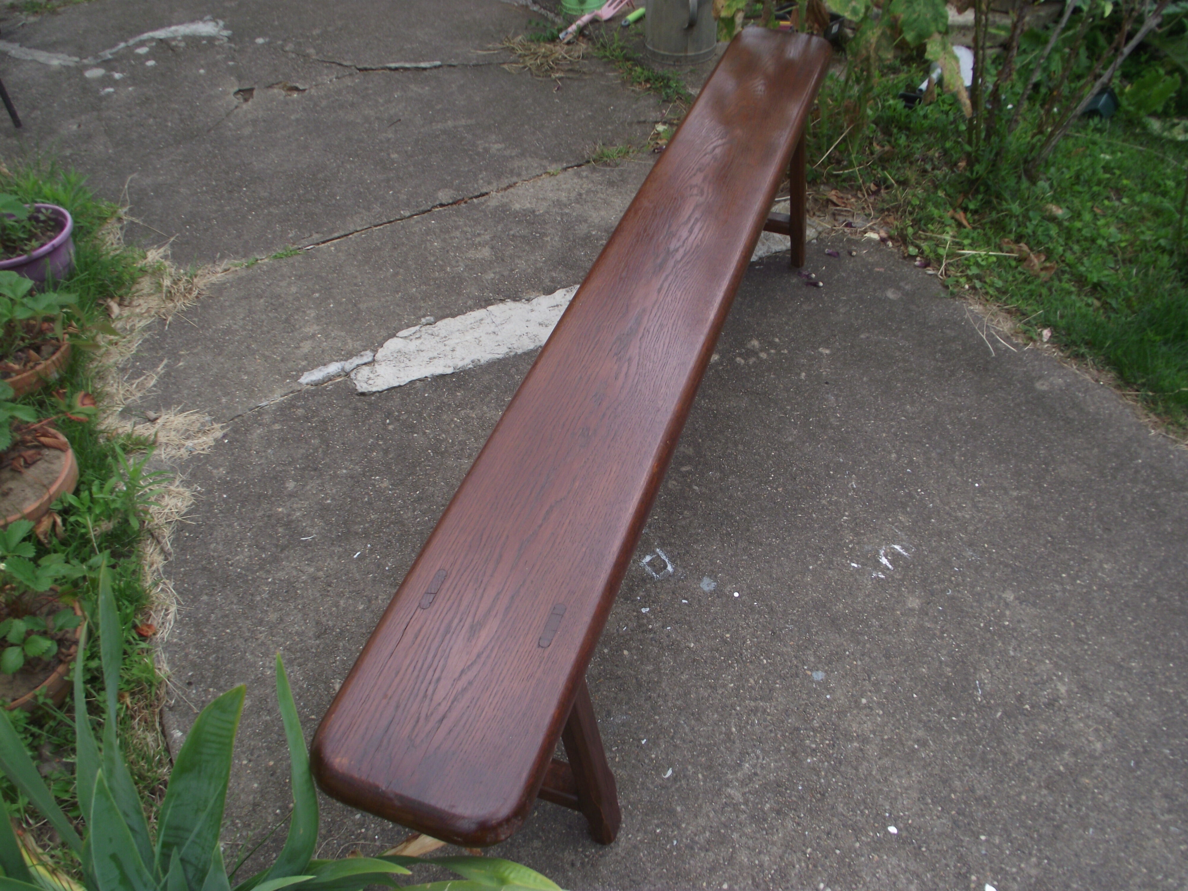 Bench in massive channel