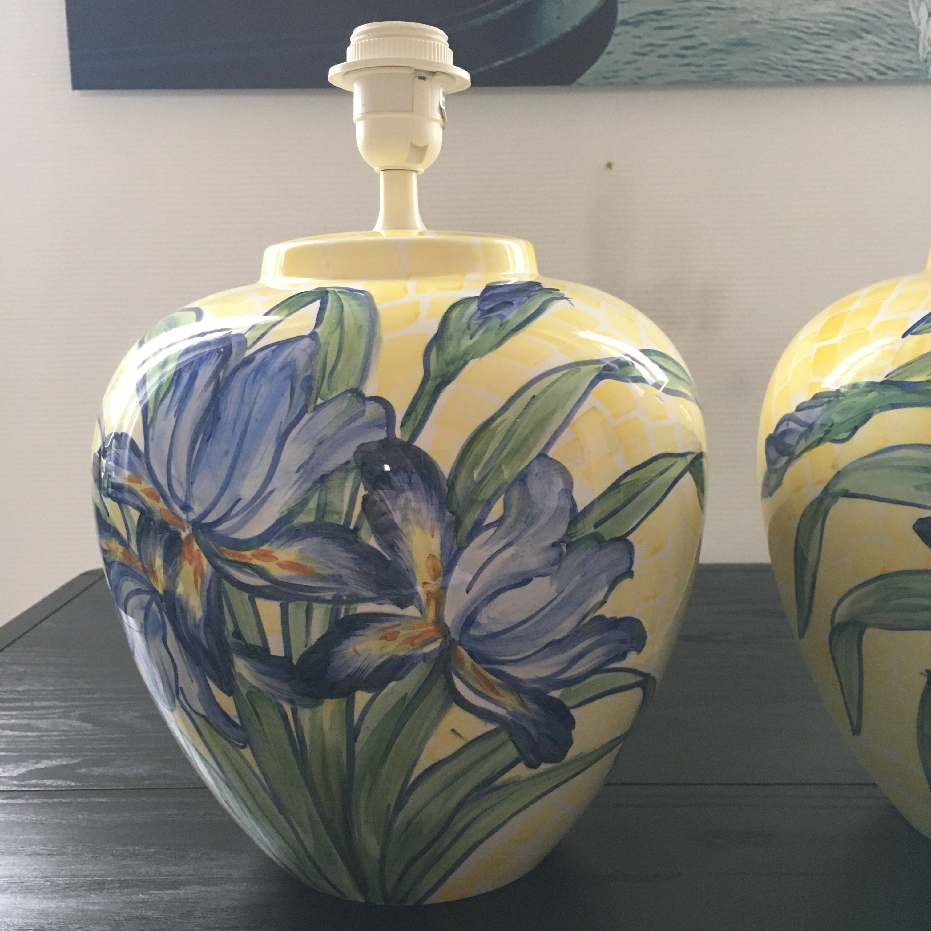 Paire de pieds de lampes italiennes décor iris