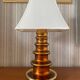 Lampe de table en verre ambre métallique par Gustav Leek pour Orrefors, années 1960.