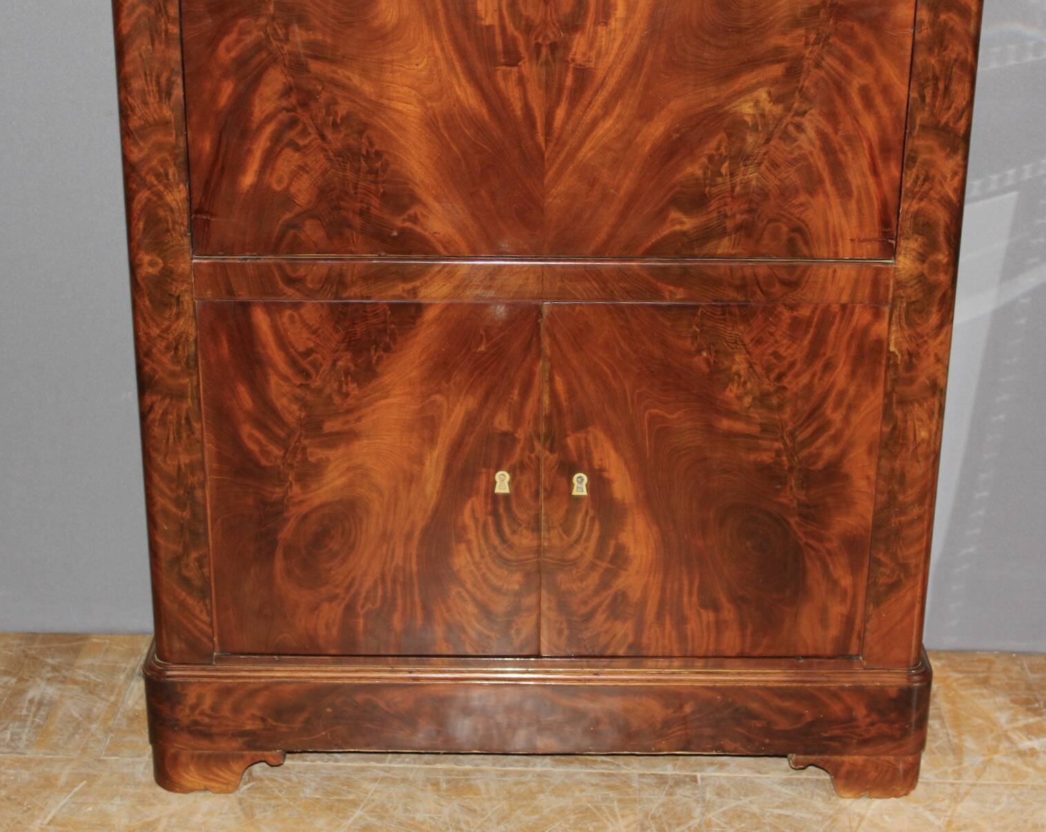 Charles X Secretary in Mahogany and Maple, early 19th century
