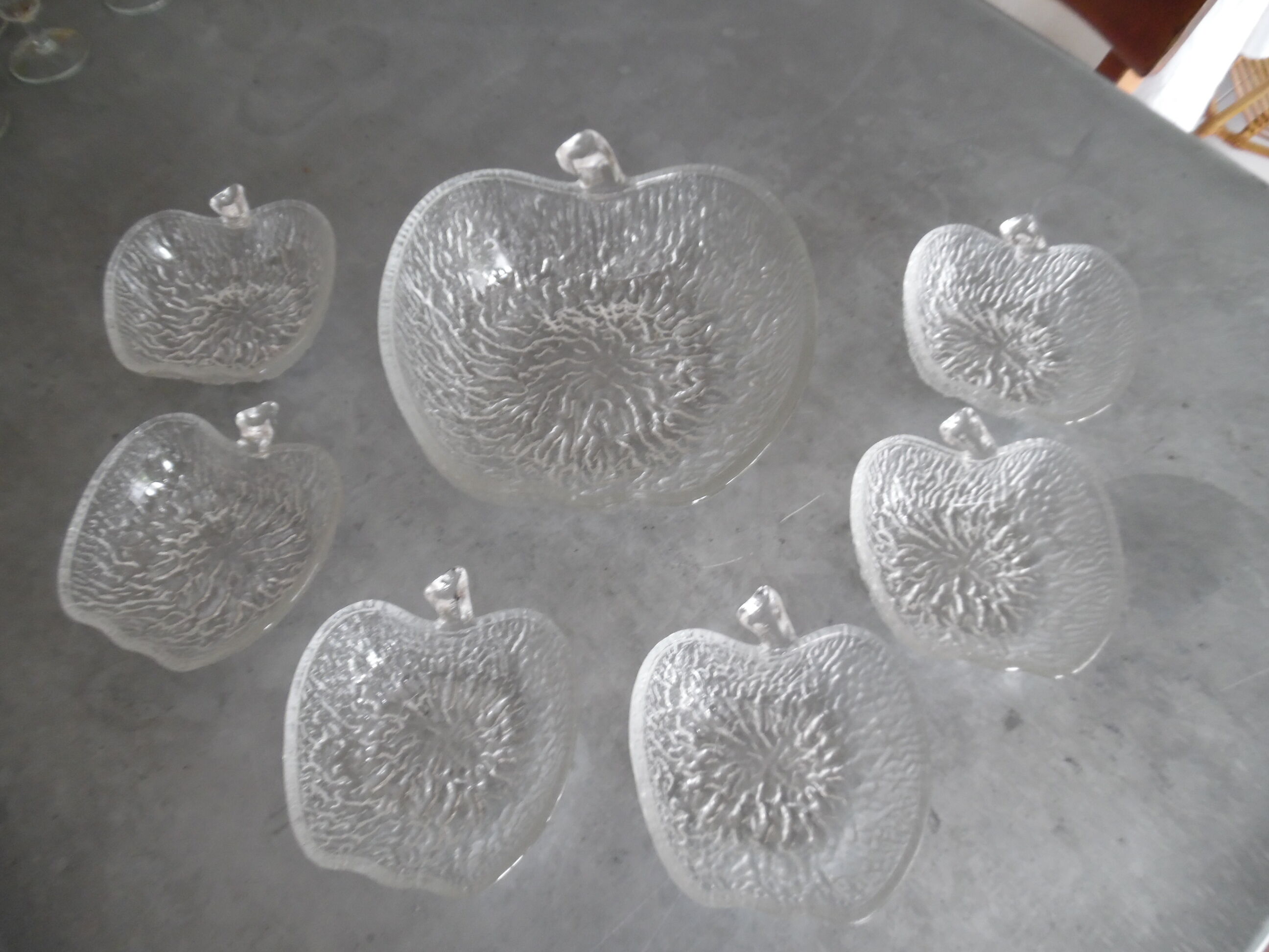 Bowl and cups Apple vintage