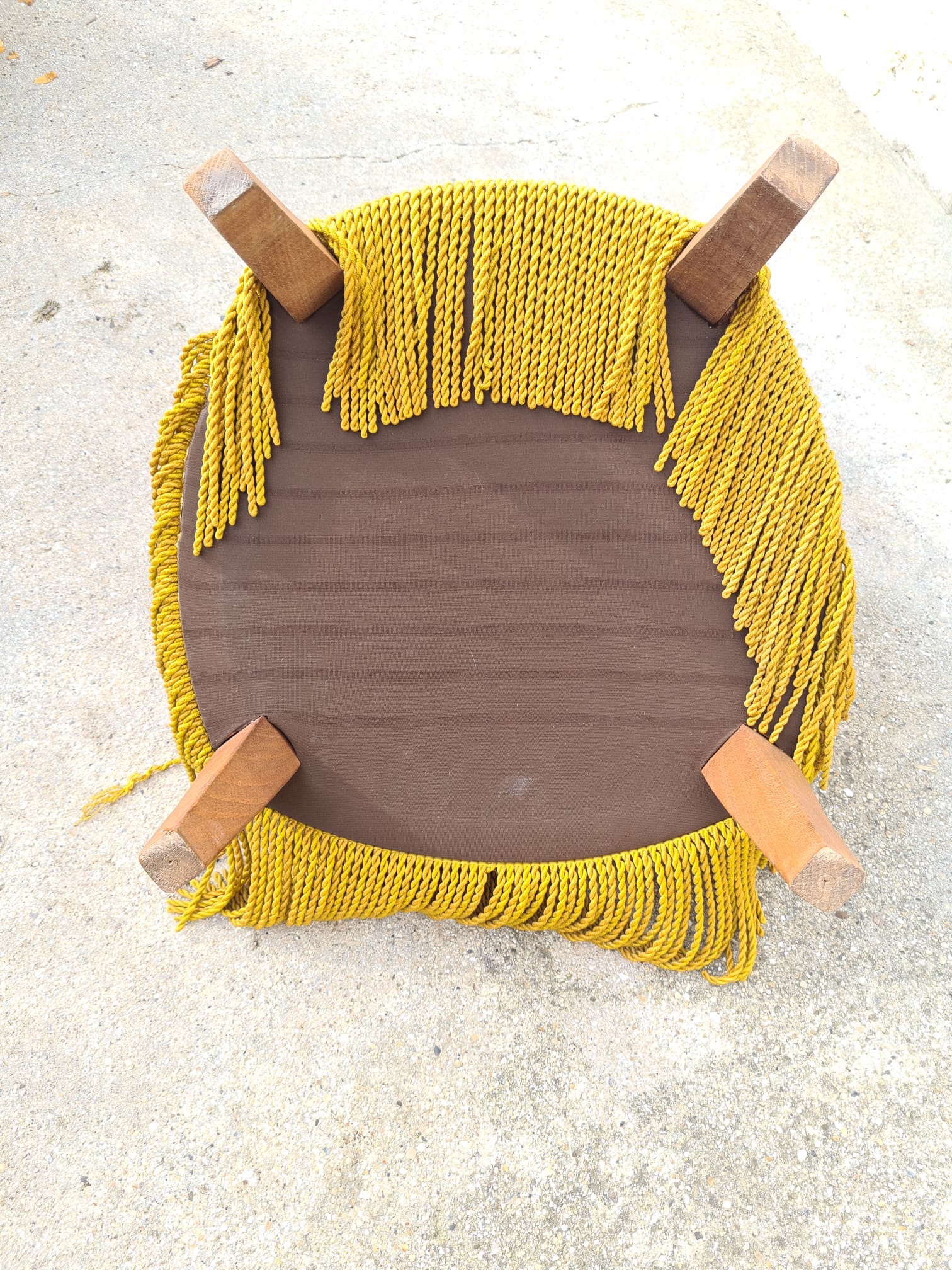 Yellow toad armchair with fringes