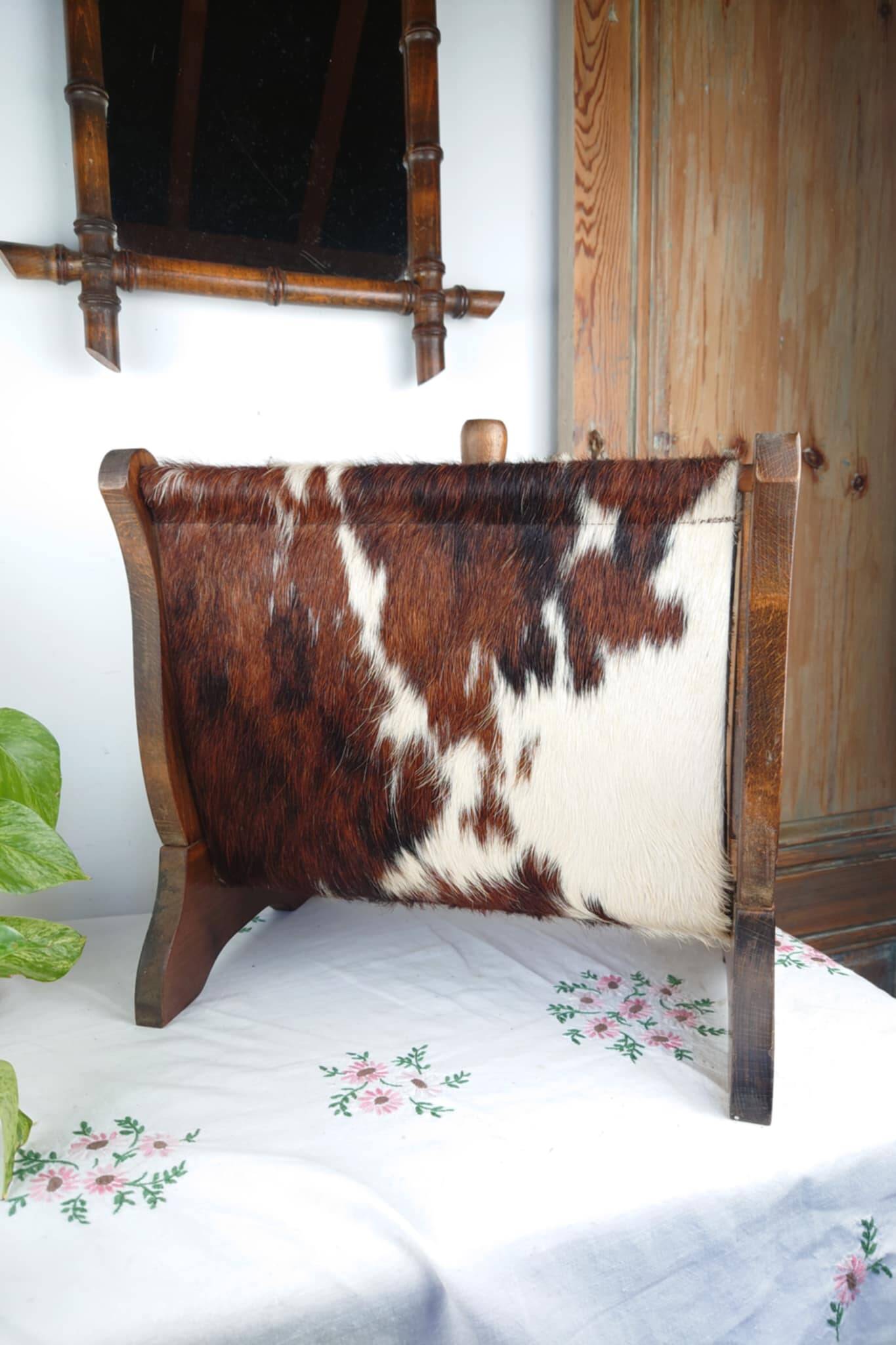 Vintage magazine rack wood and natural leather 37x39.5x26 cm 1.76 kg