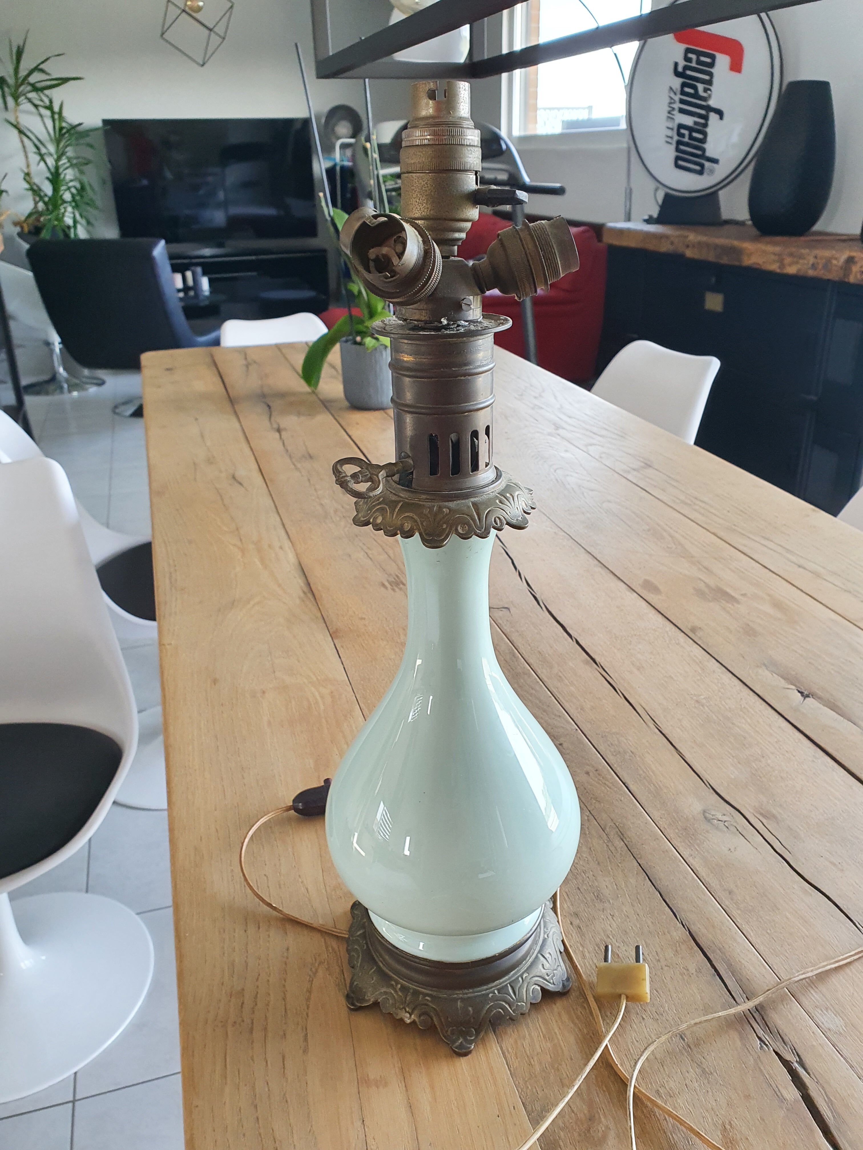 Opaline lamp oil / oil bronze Napoleon III lamp mounting