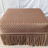 Paire de fauteuils crapaud avec un ottoman