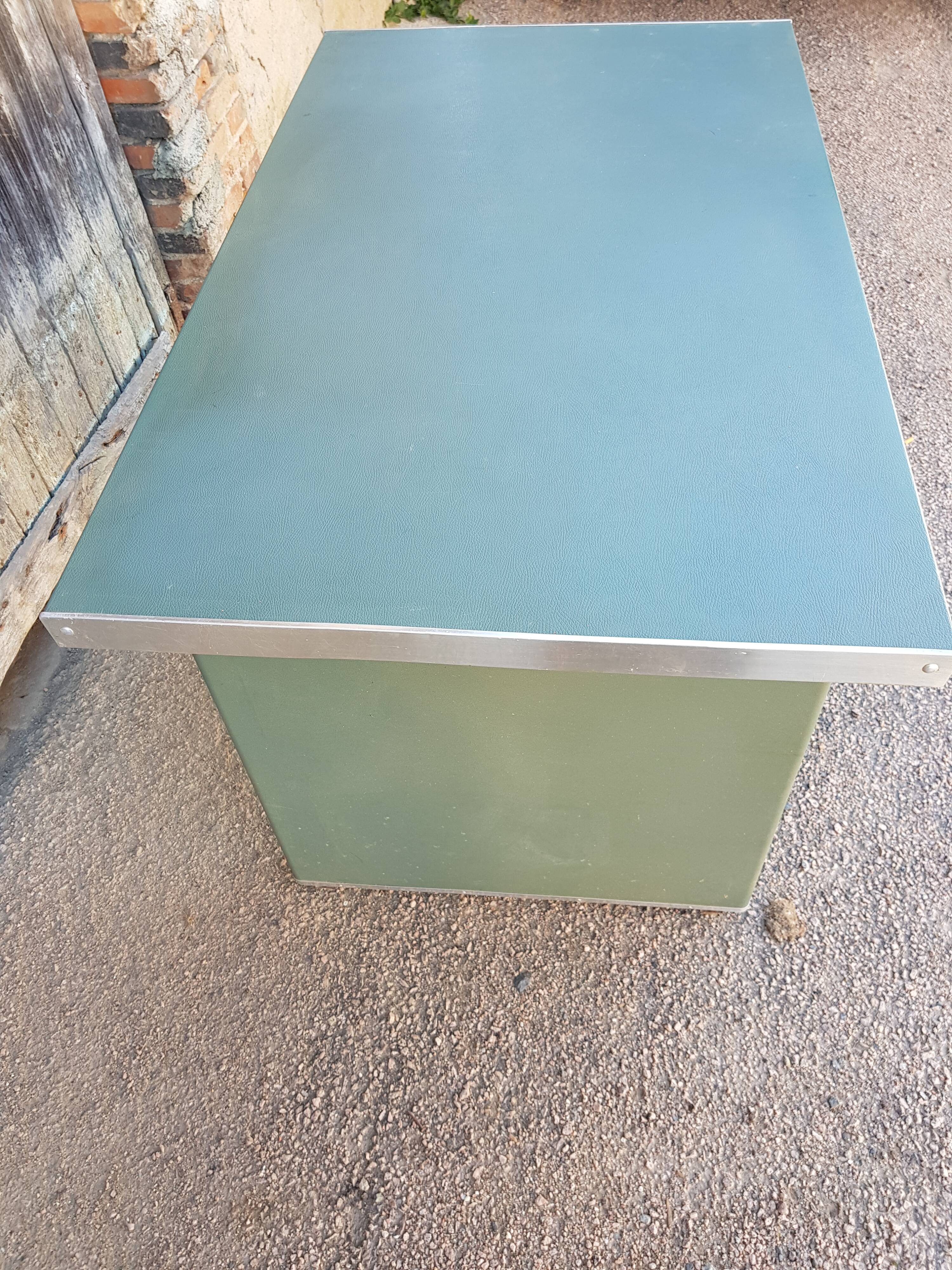 Strafor desk 50s 60s