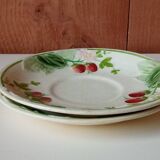 Deux assiettes en barbotines, H B, Choisy le roi