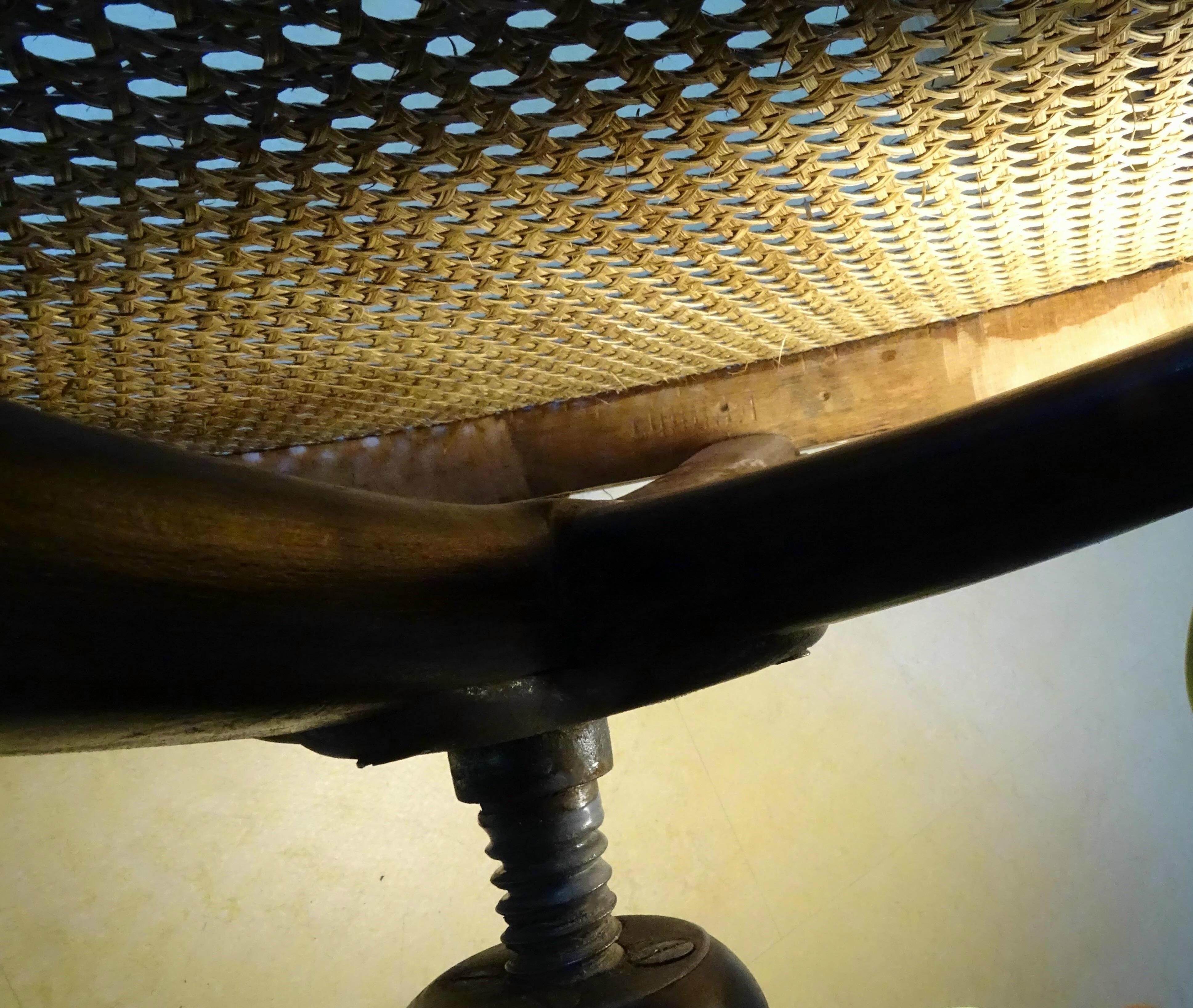 Office screw chair by Thonet 1880