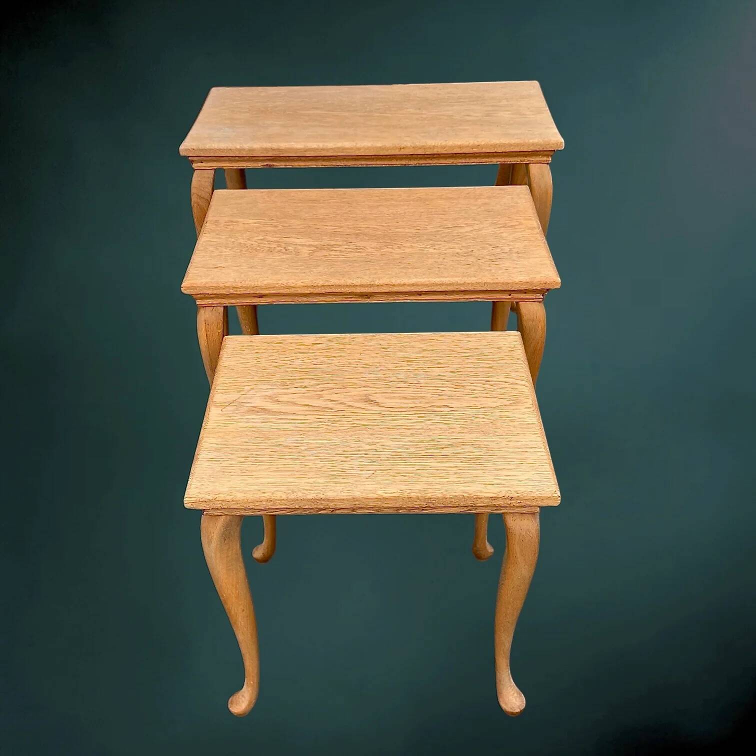 Nest of solid wood tables with cabriole legs in Louis XV style – 1950s-60s