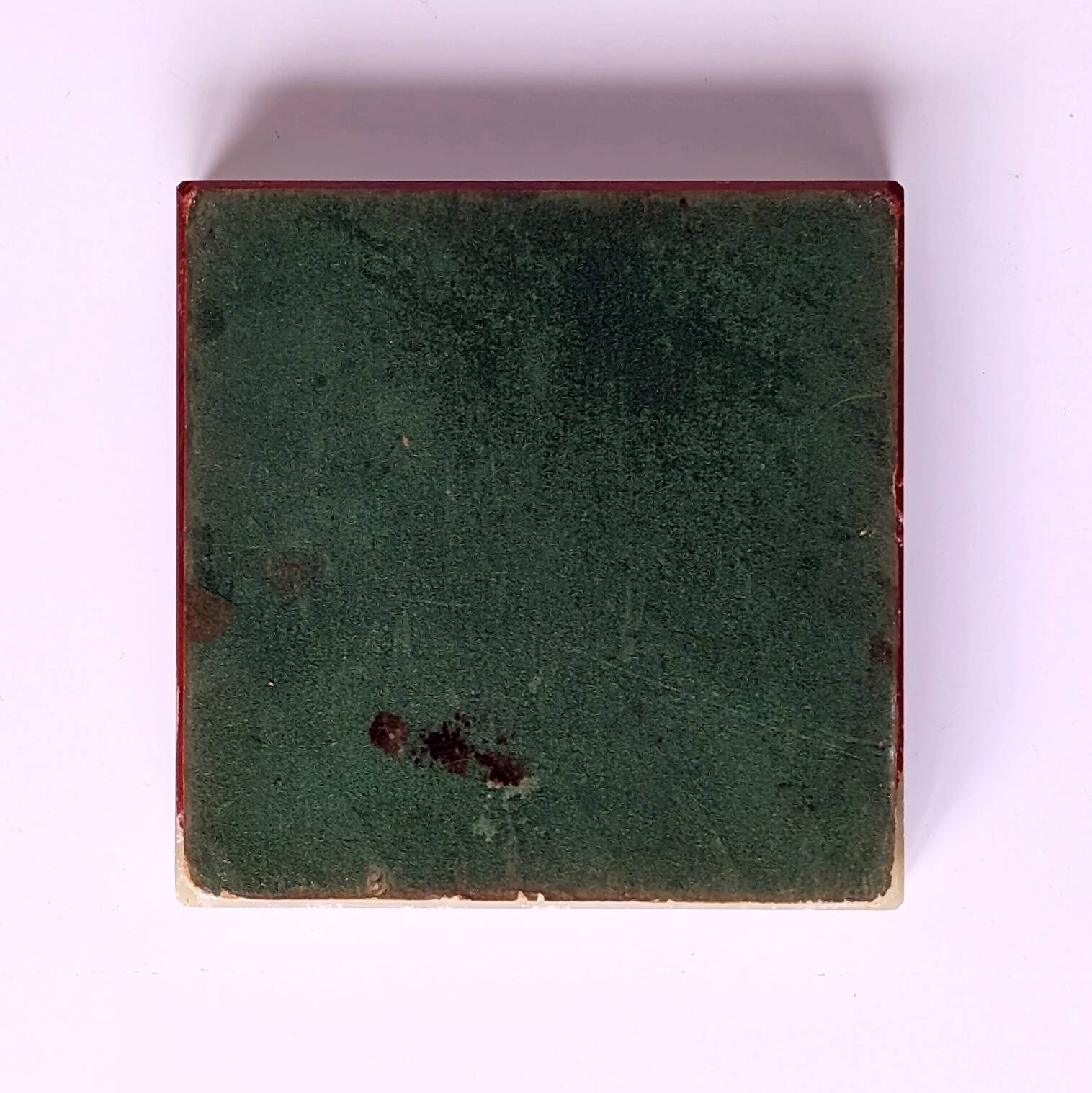 ​Italian ashtray in green and red onyx - 15 cm x 15 cm