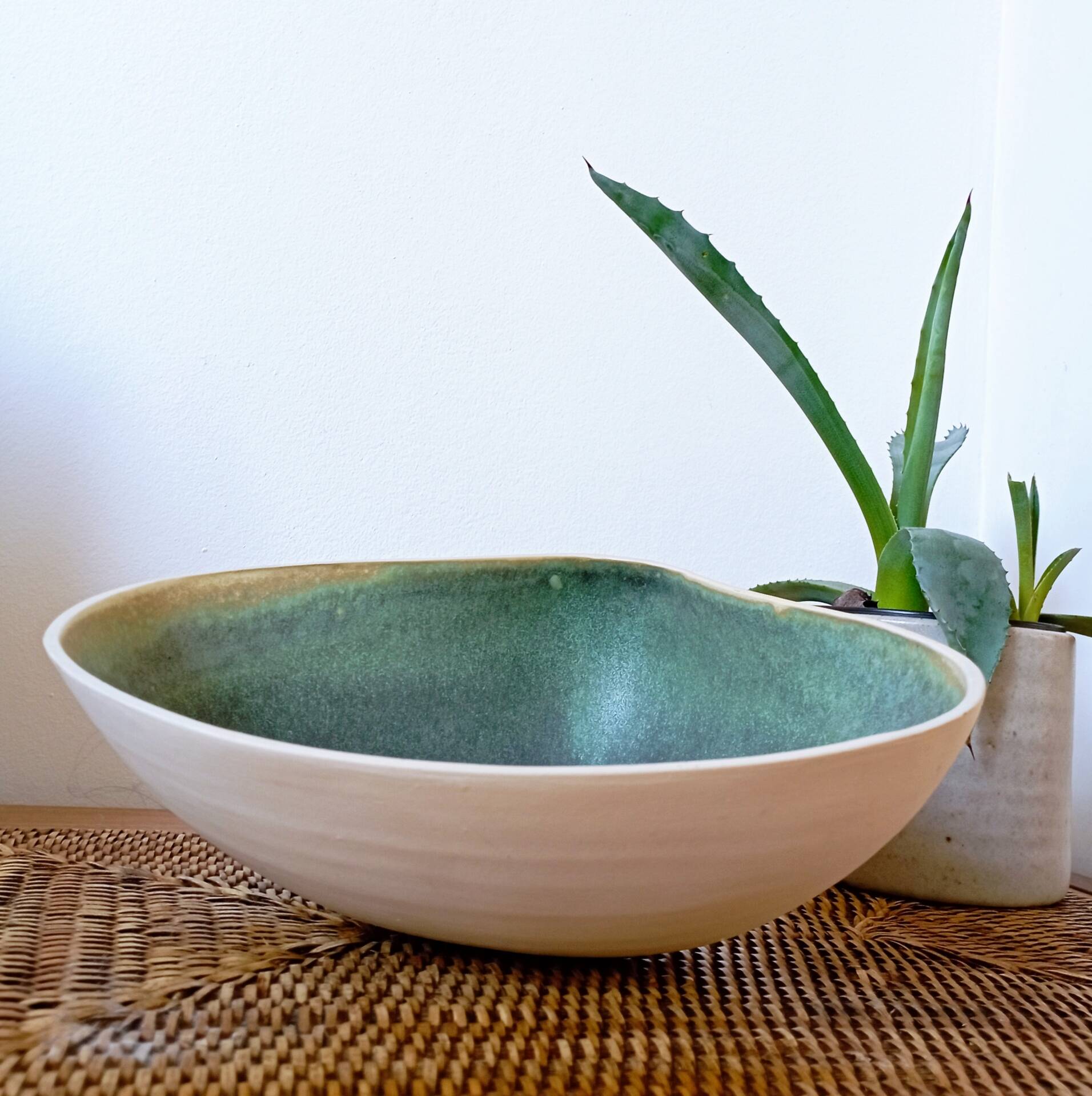 Large vintage shell in glazed ceramic