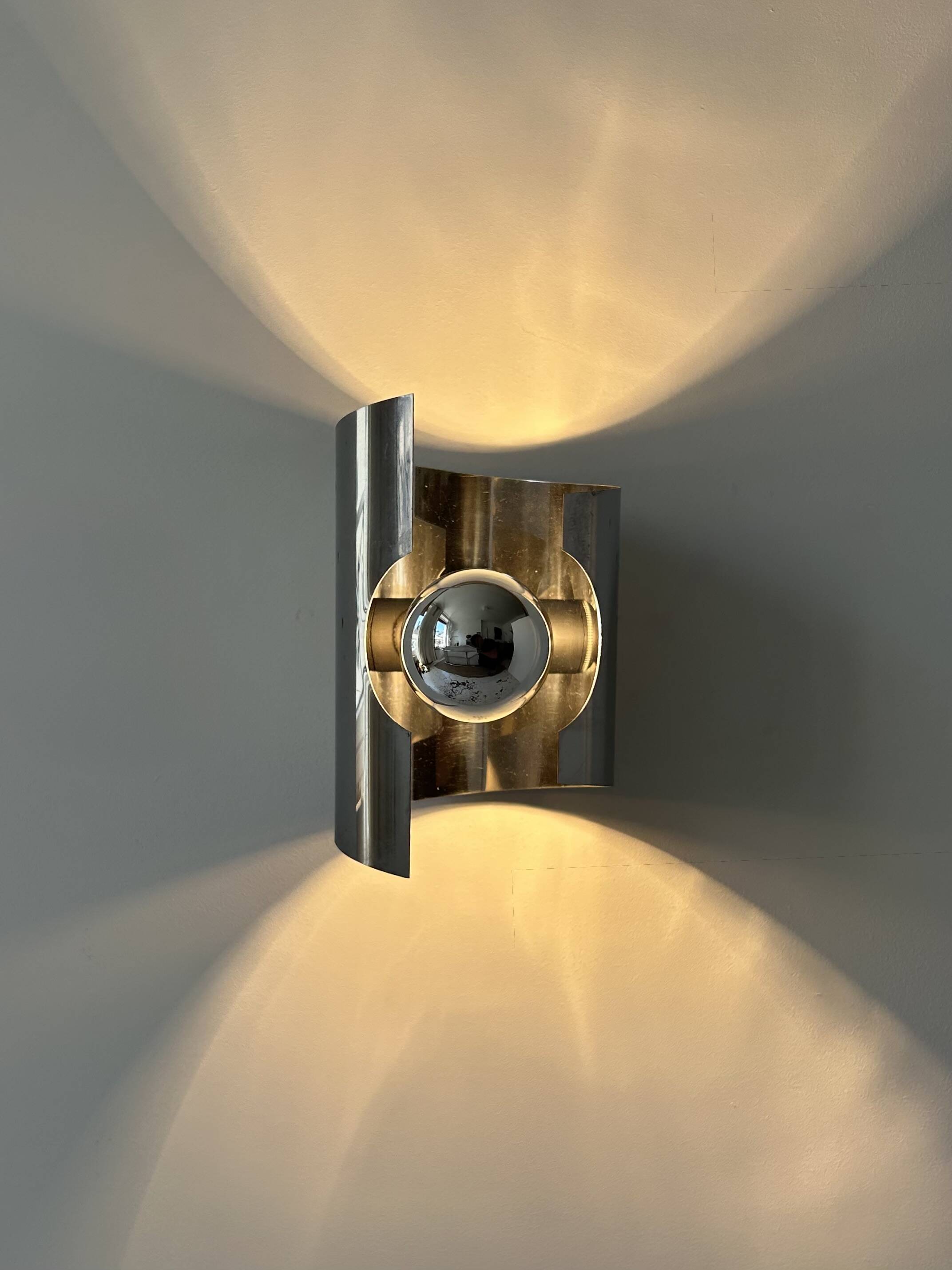 Vintage wall light, chrome metal, France, 1970.