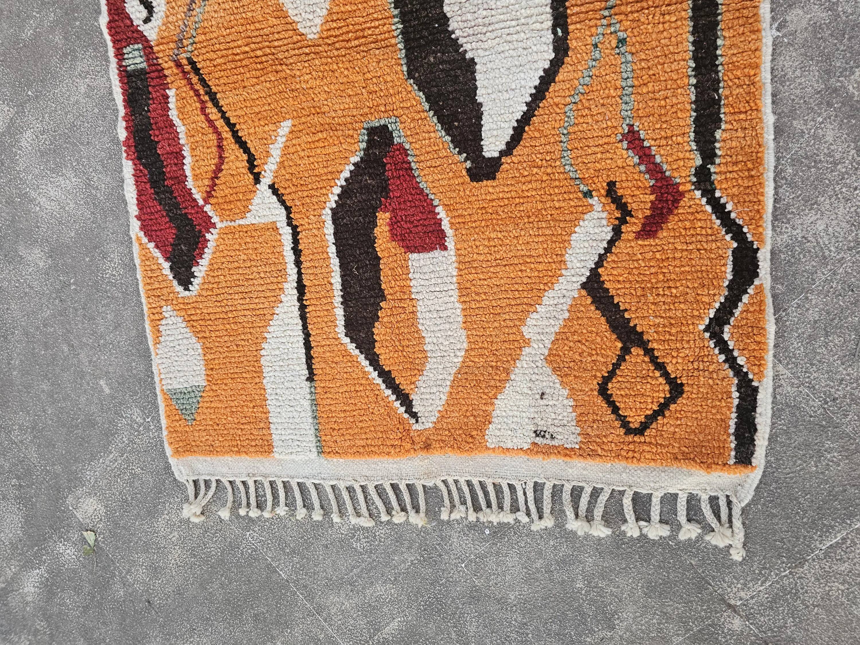 Moroccan rug 100% wool, handmade, 250x150 cm, superior quality.