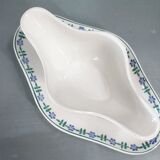 Saucière ancienne française blanche et bleue, en porcelaine opaque, à motif de fleurs bleues