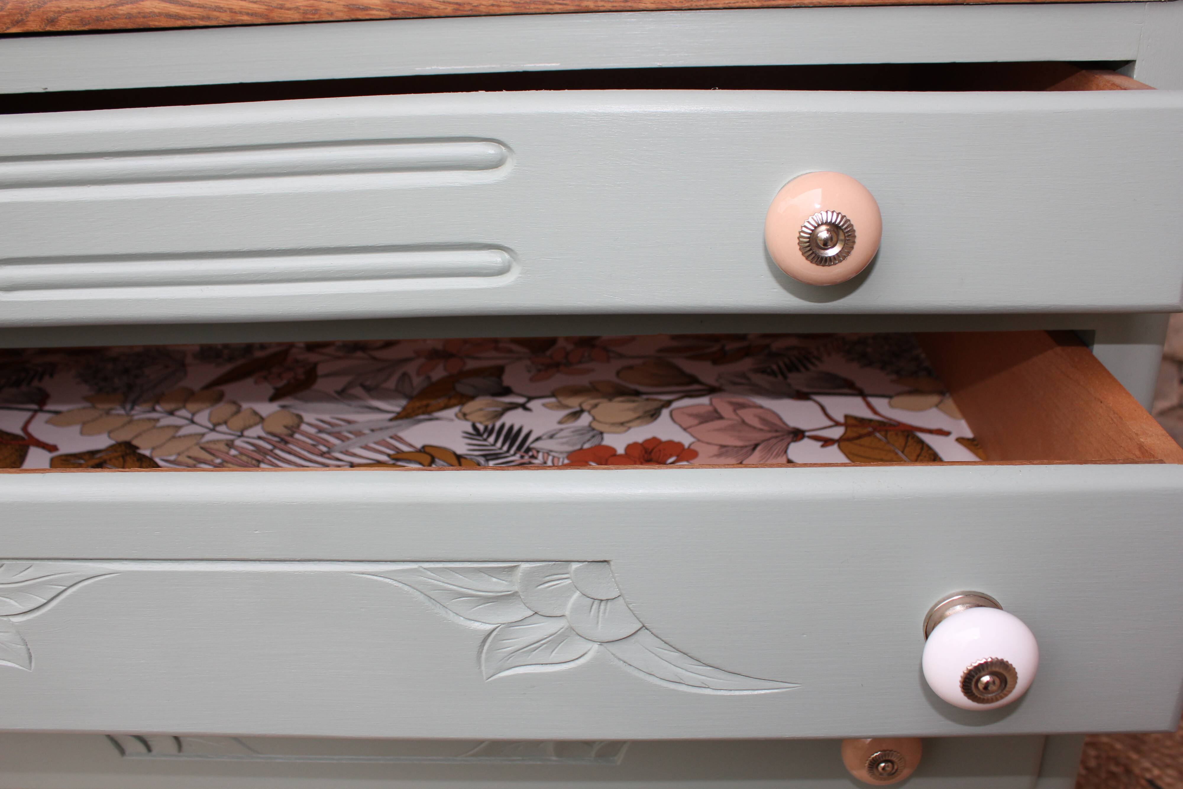 Chest of drawers