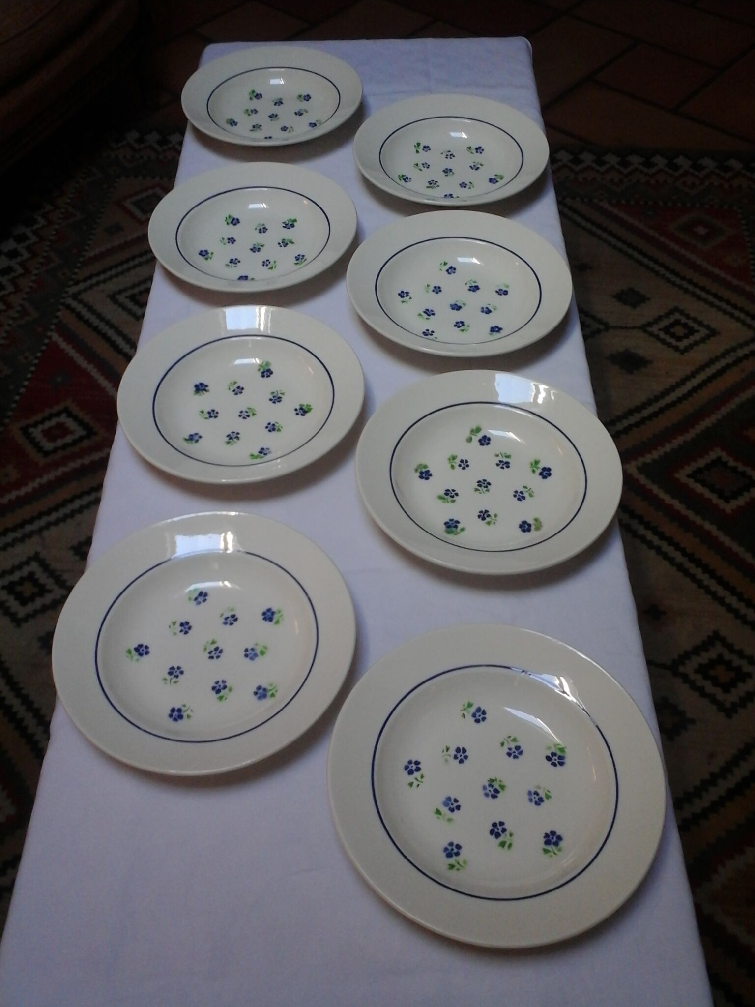 8 dishes hollow claudius / badonviller