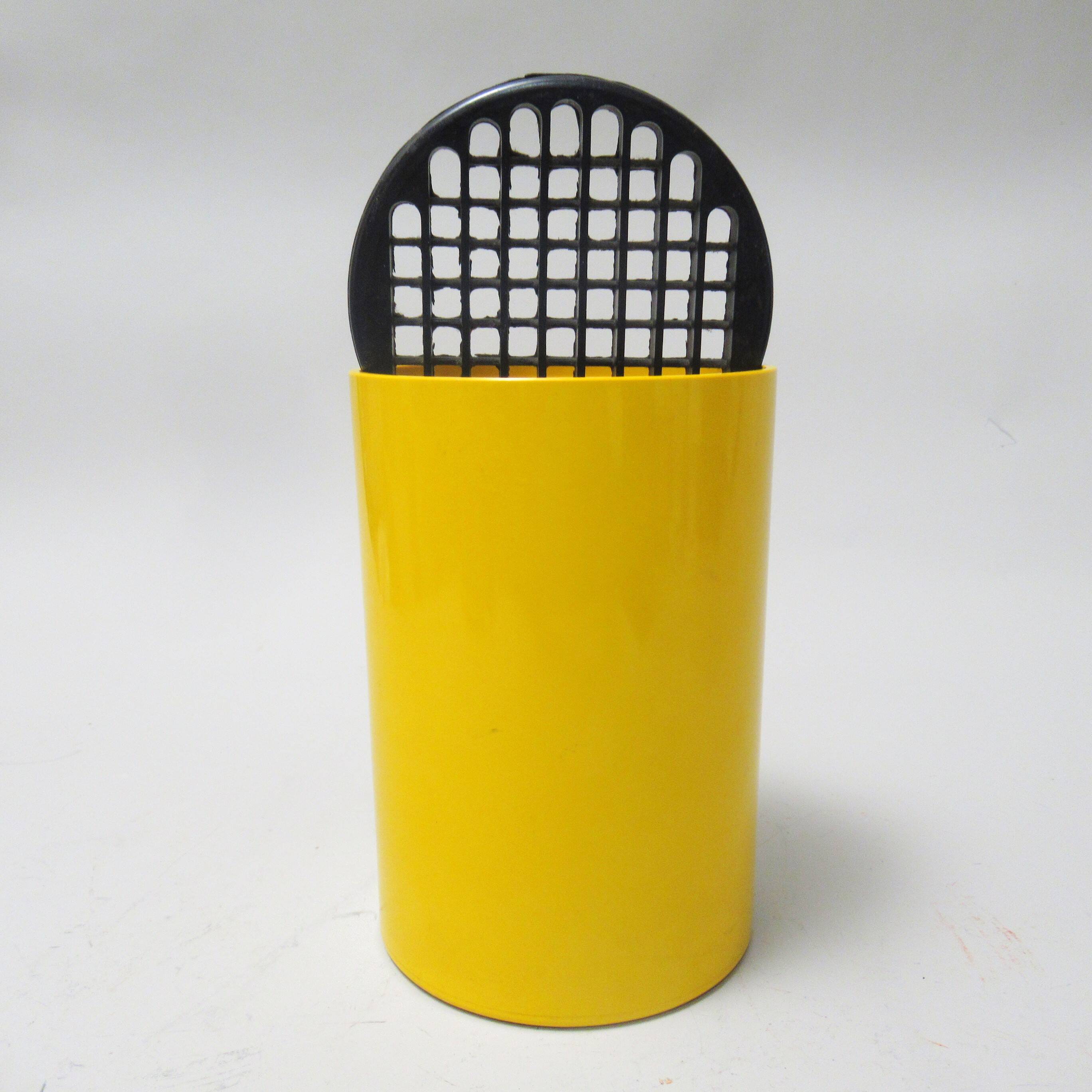 Yellow vase Gianfranco Frattini Progetti 1970s