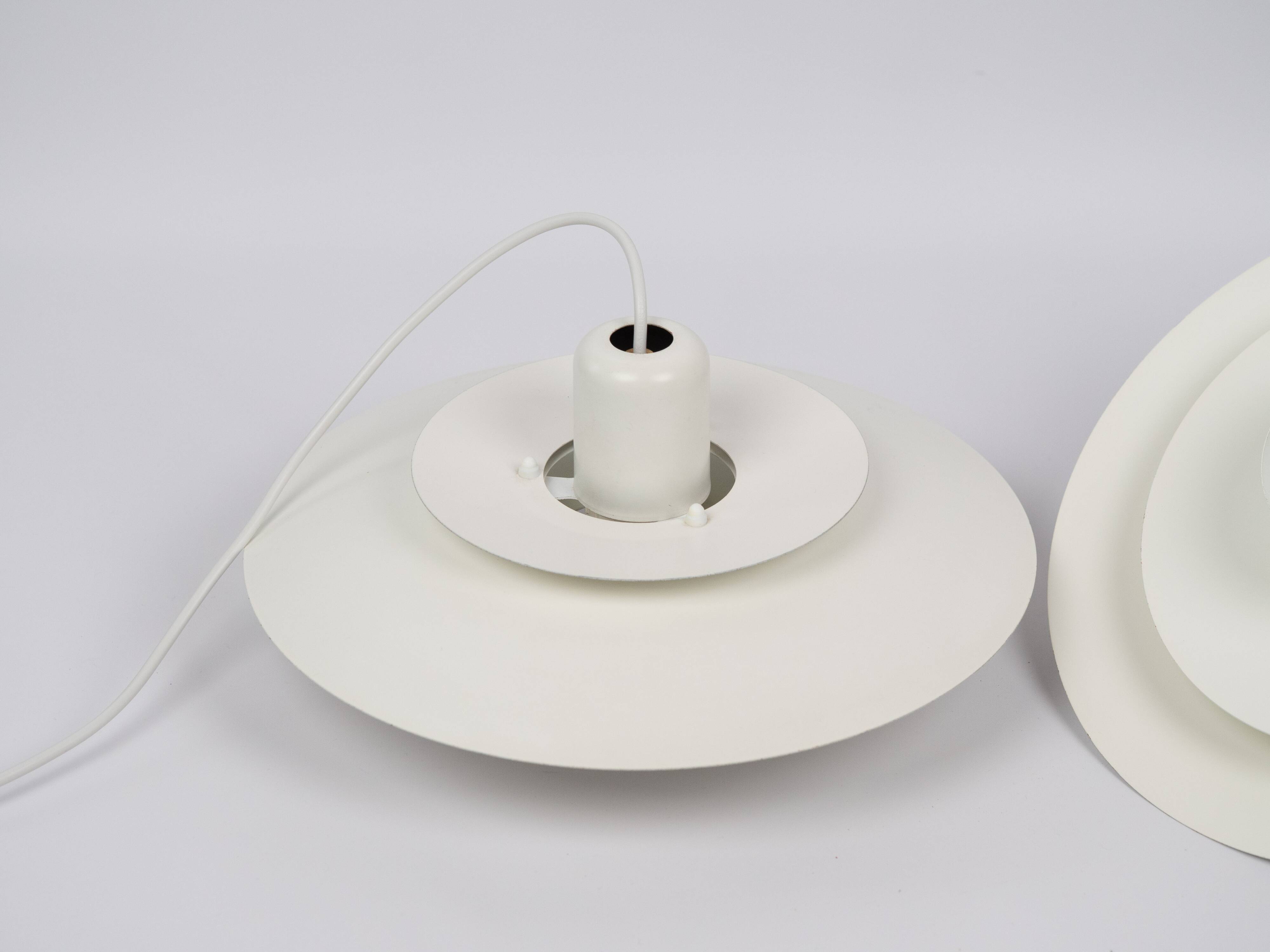 Paire de suspensions danoises par ES Horn, années 1980