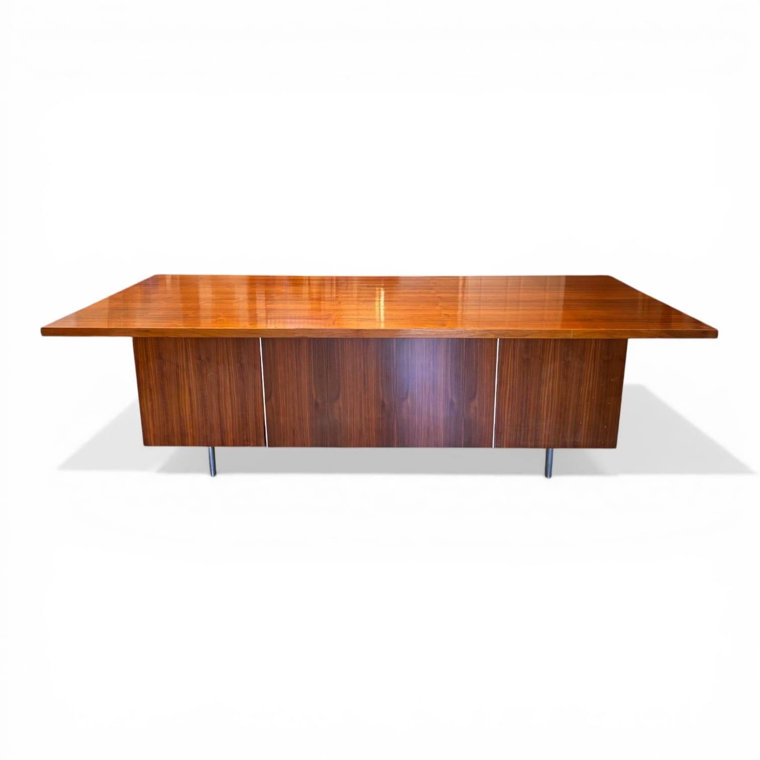 Executive Office "EOG" in Walnut by George Nelson for Herman Miller, Here