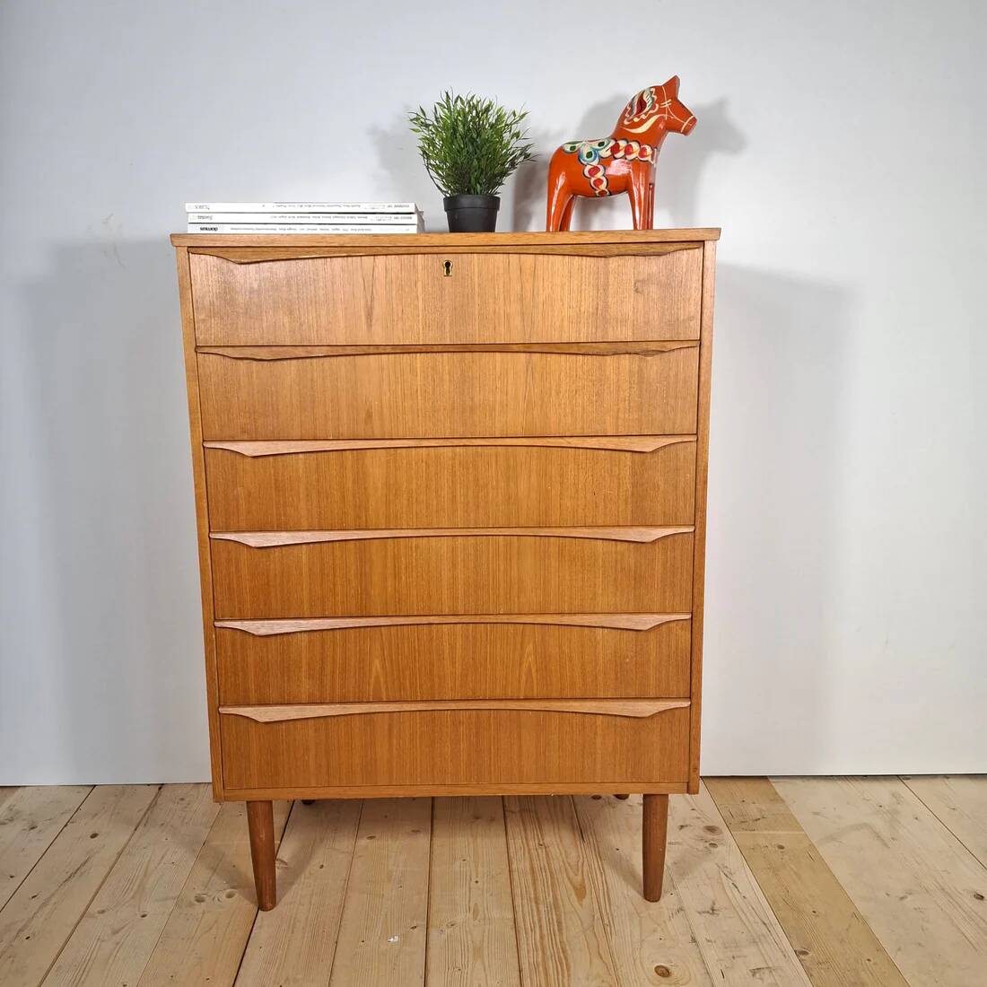 Danish teak chest of drawers with six drawers – Scandinavian mid-century design, 1960s
