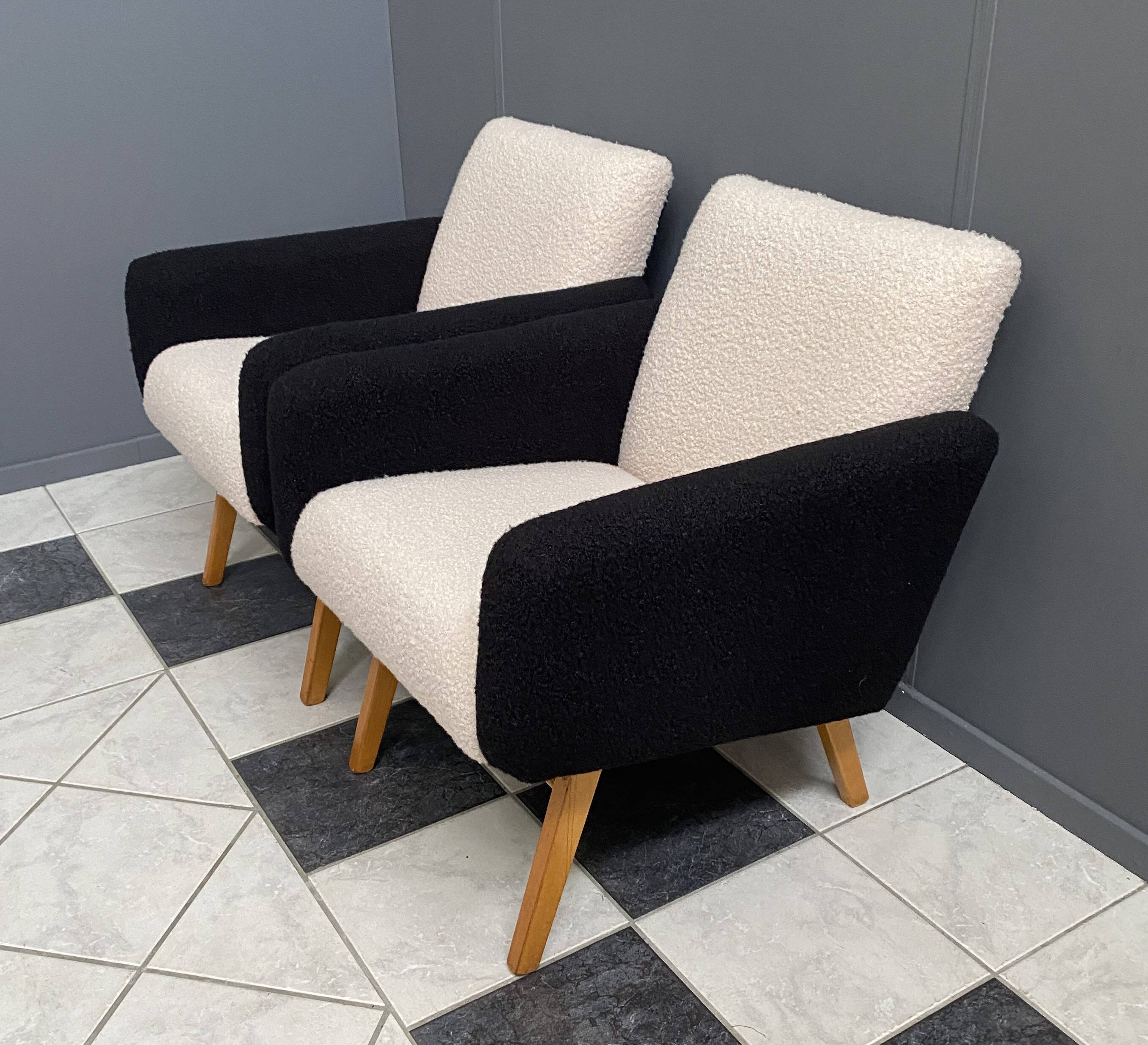 set of 2 black and White boucle lounge chairs 1960s