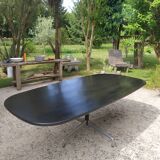 Oval table by Charles and Ray Eames Hermann Miller edition